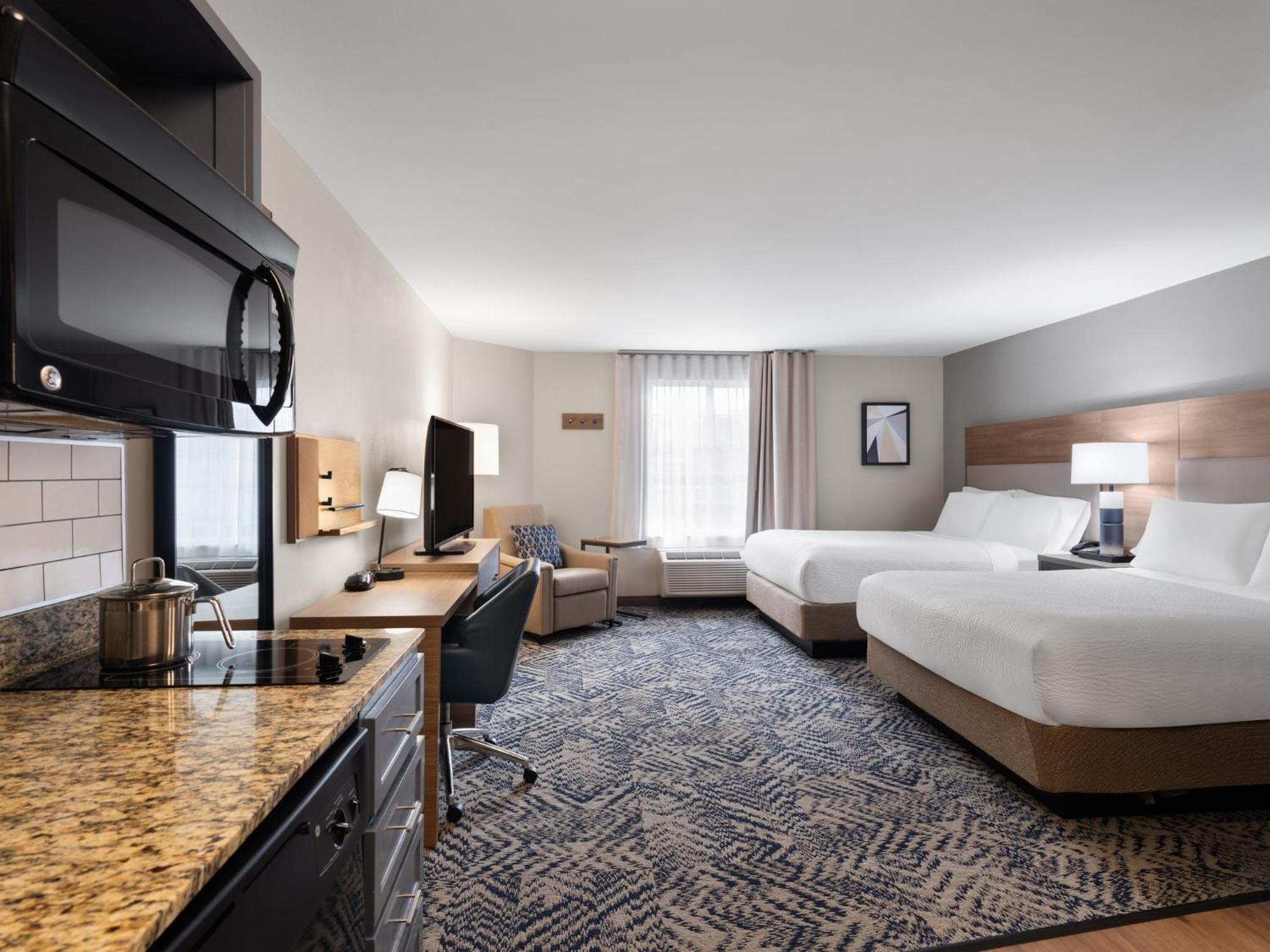 Studio Suite with Two Queen Beds - Photo 6