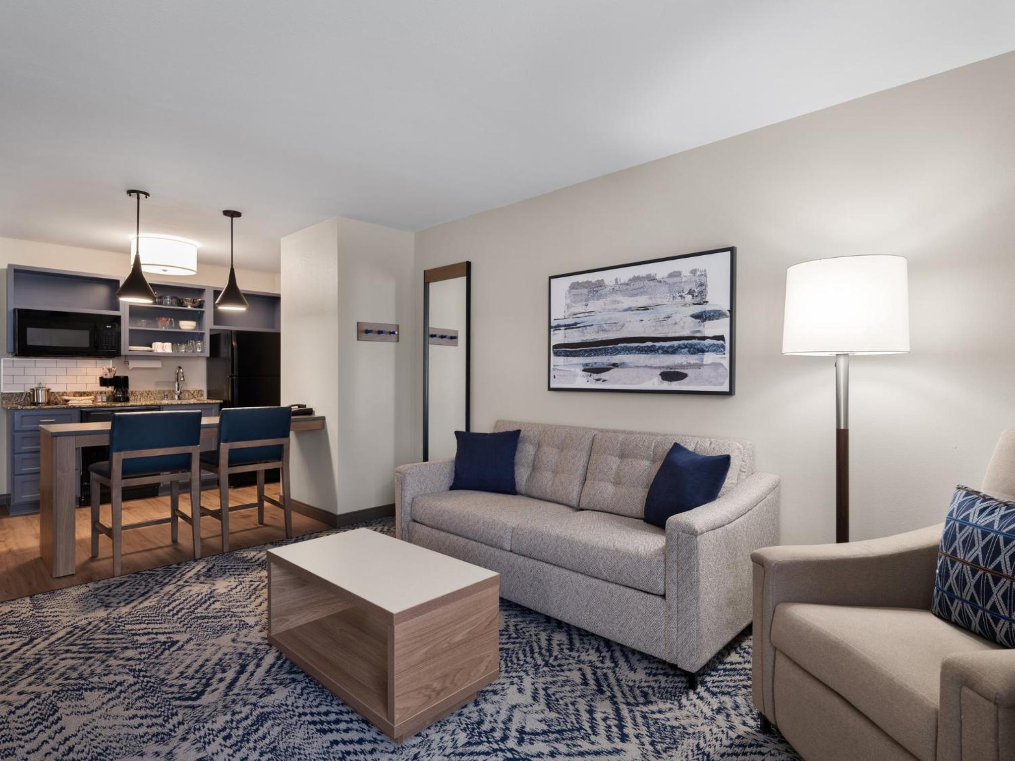 One-Bedroom King Suite - Photo 9