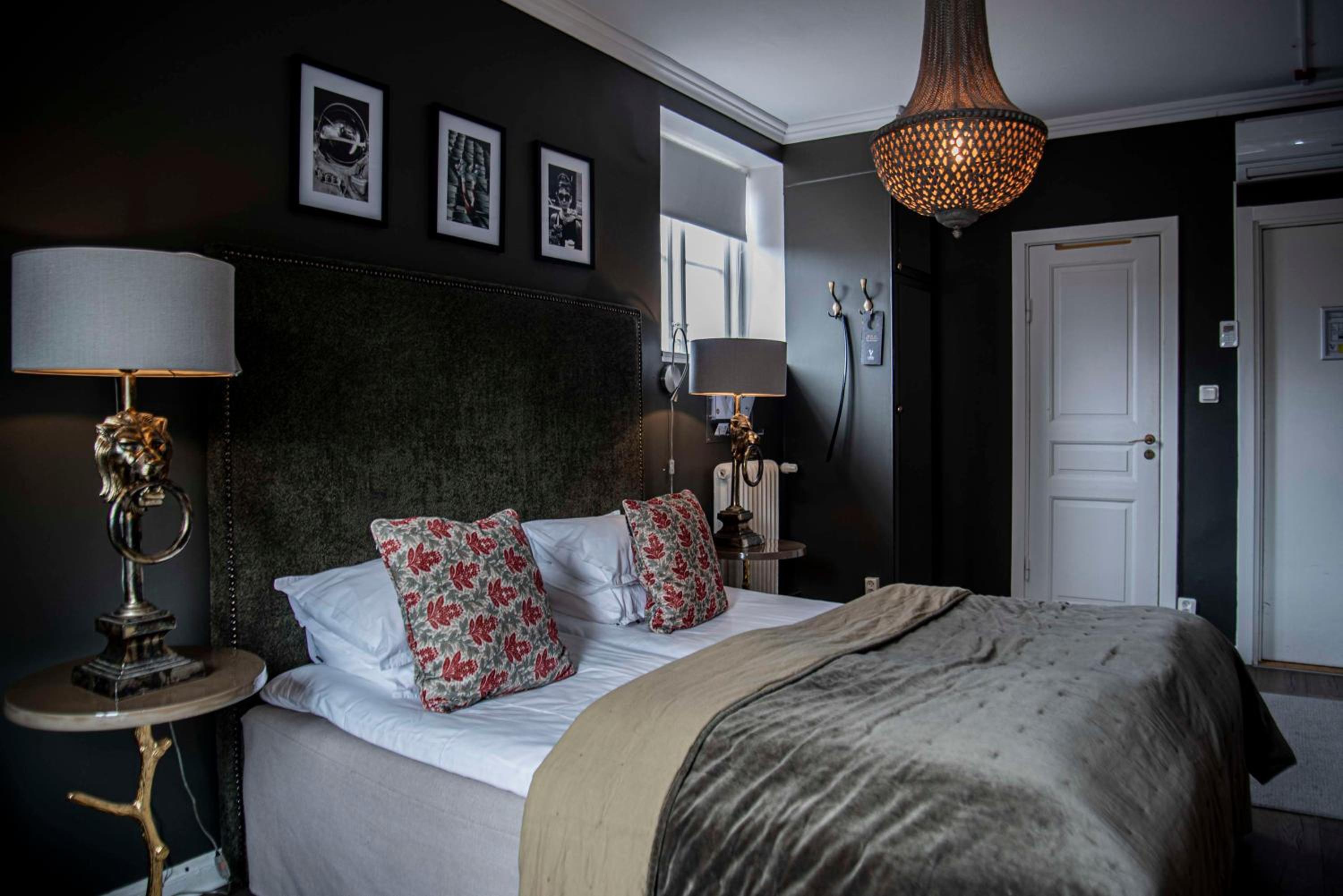 Twin Room - Photo 13