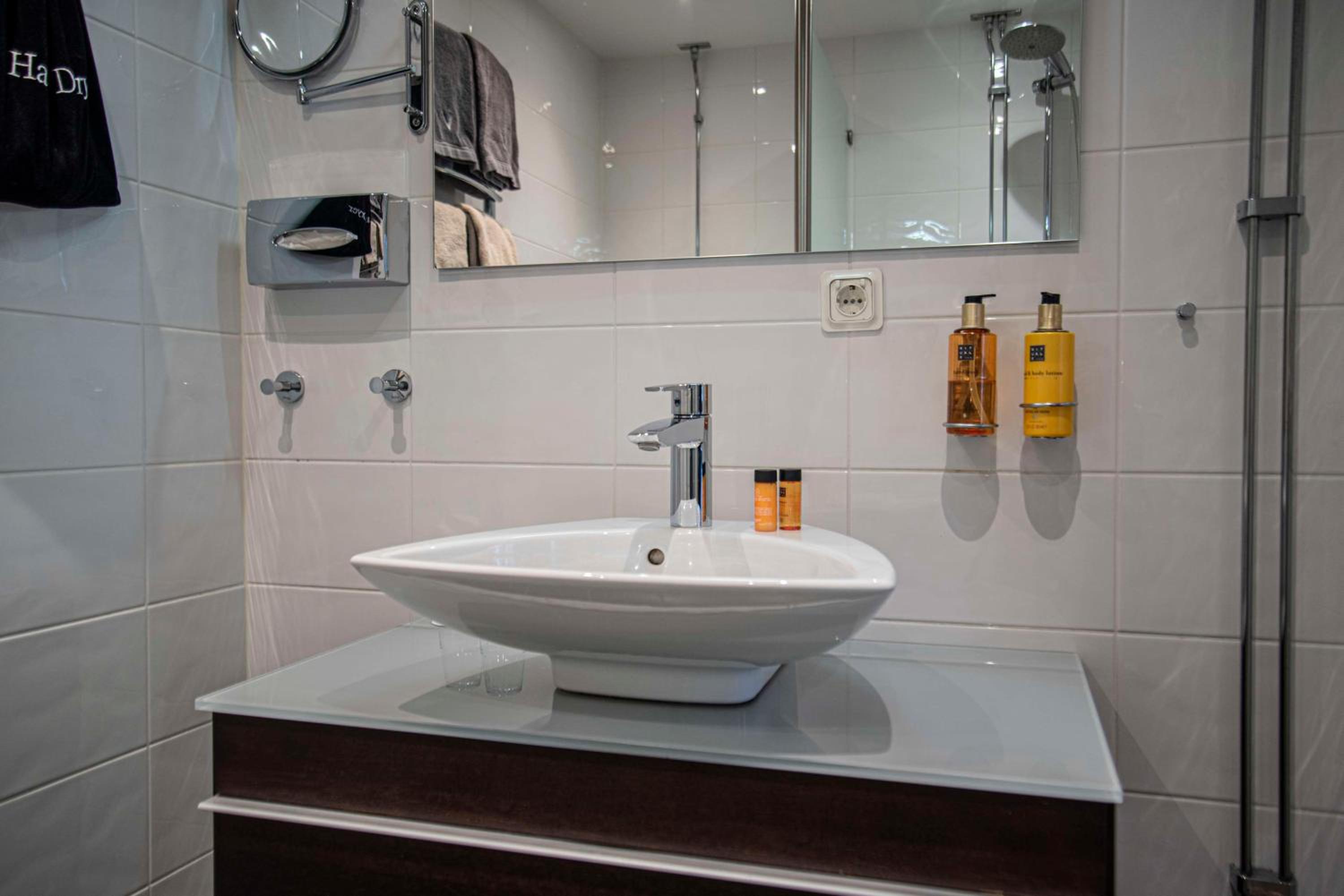 Superior Double Room - Photo 12