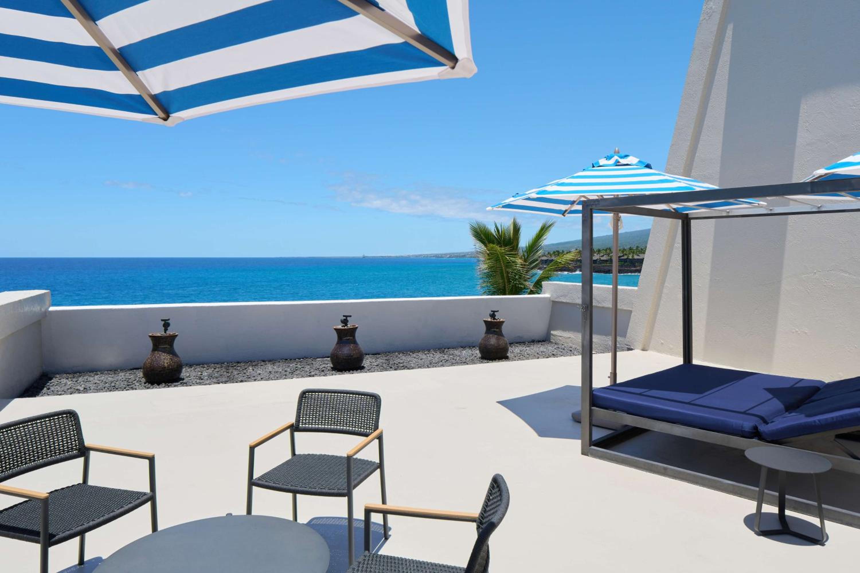 King Suite with Club Ocean Front View