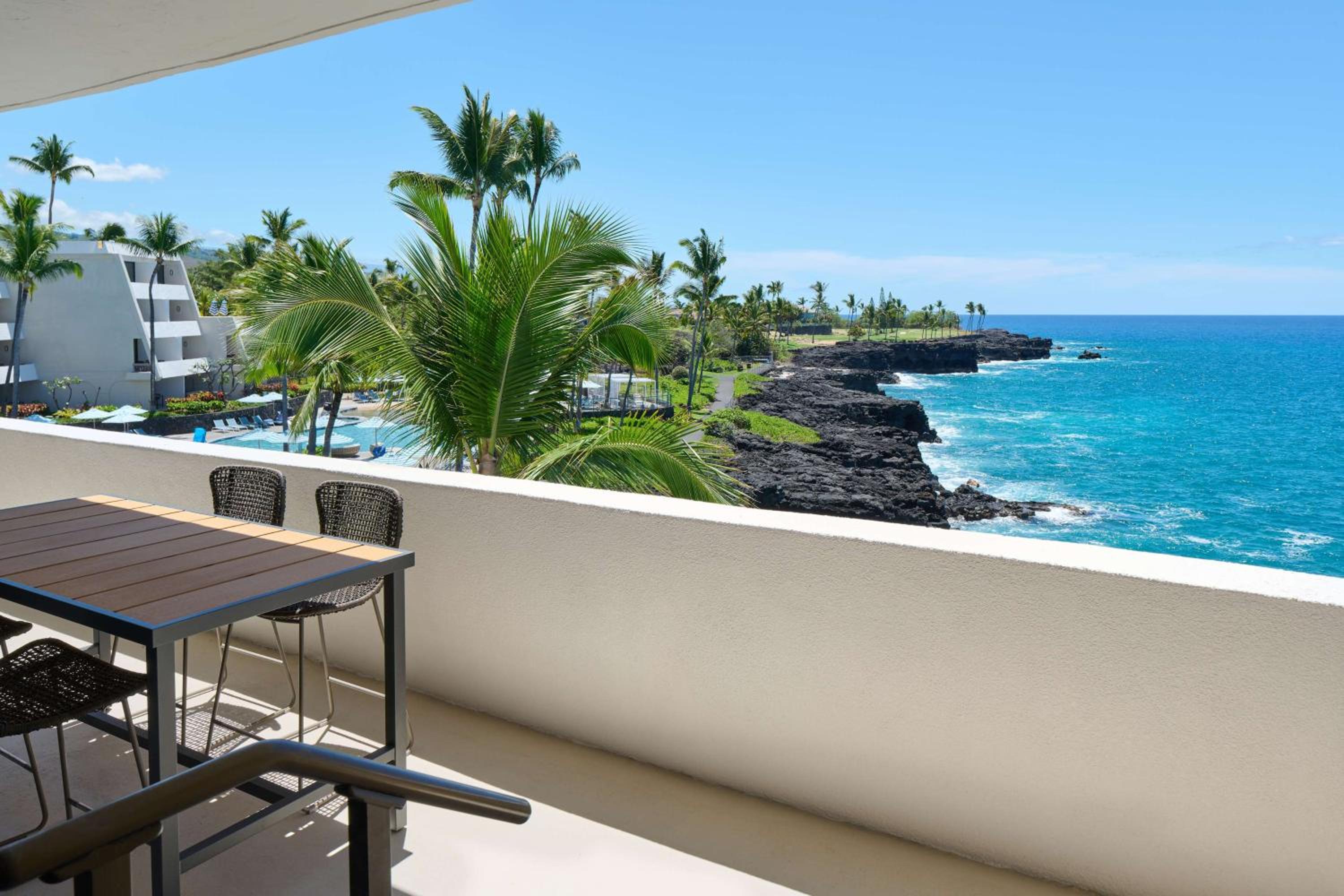 King Suite with Club Ocean Front View - Photo 7