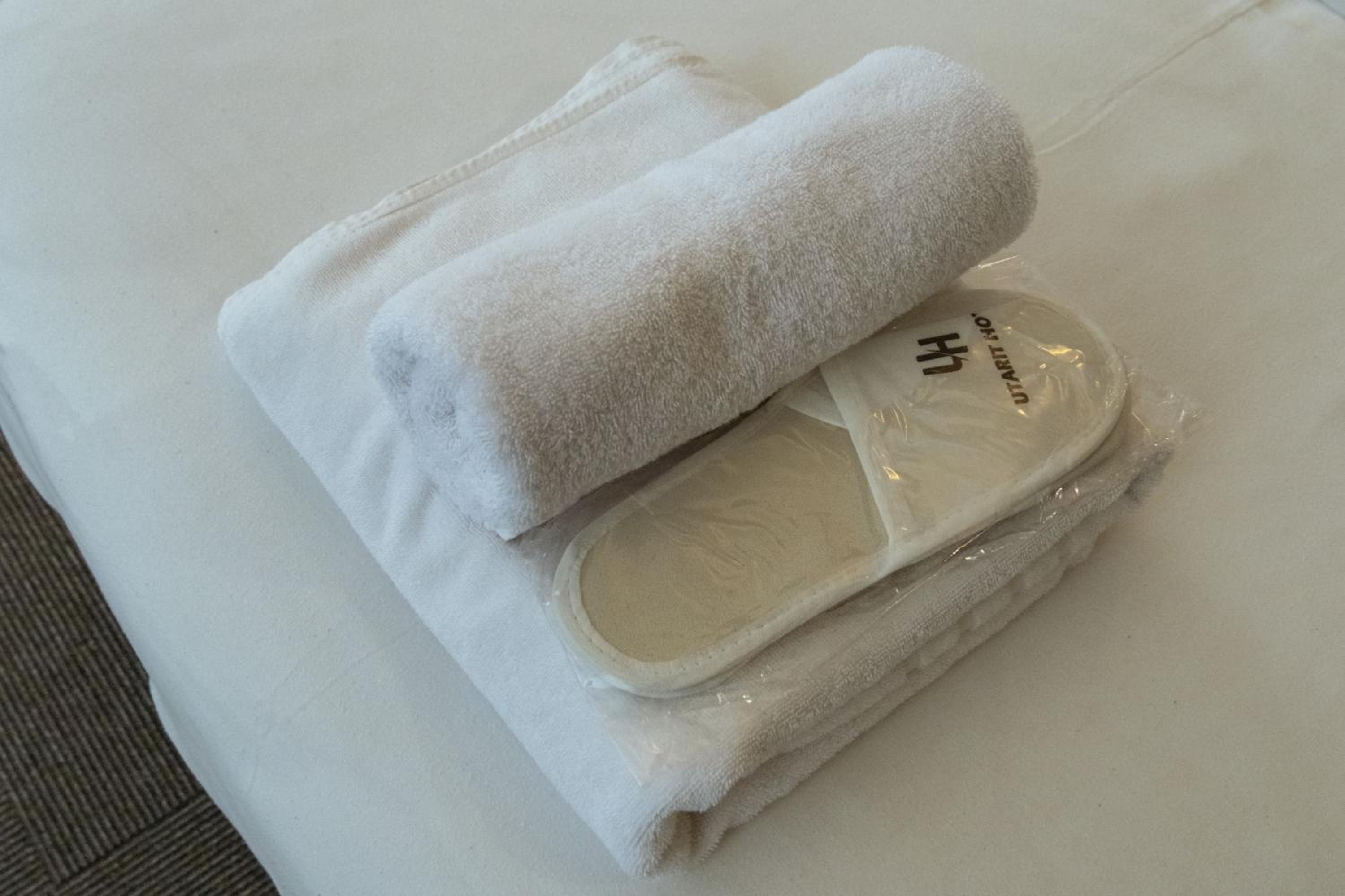 Deluxe Double Room with Balcony photo 3