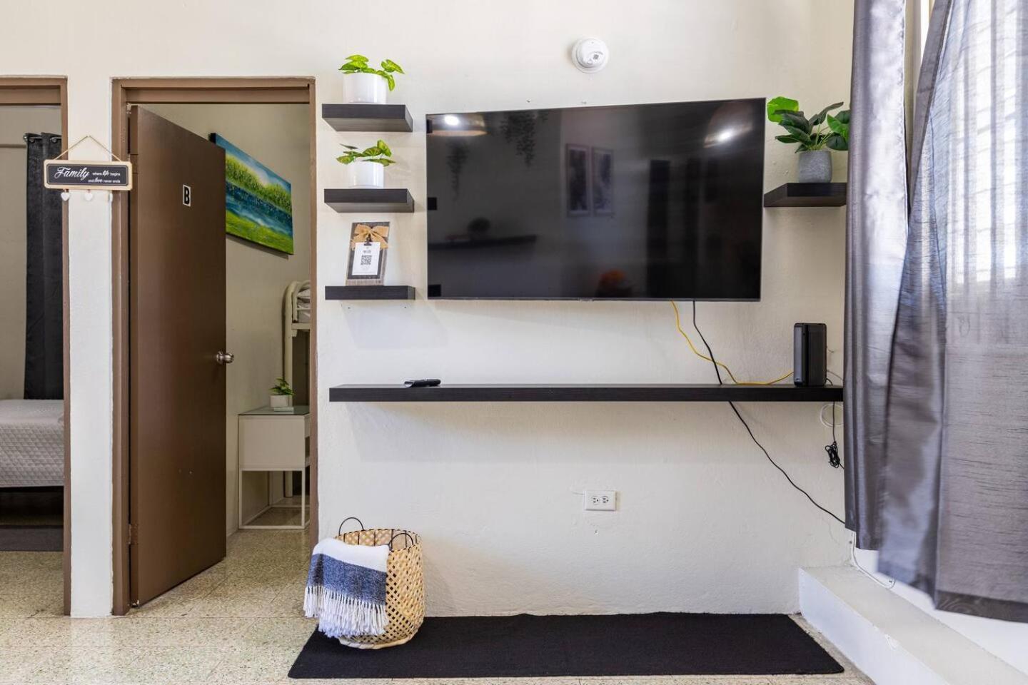 Three-Bedroom Apartment photo 2