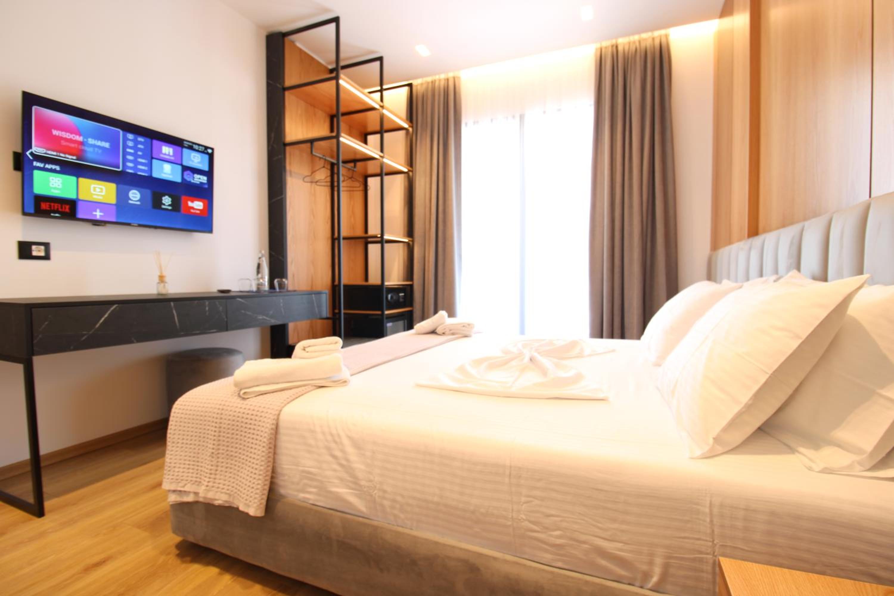 Deluxe Triple Room photo 2