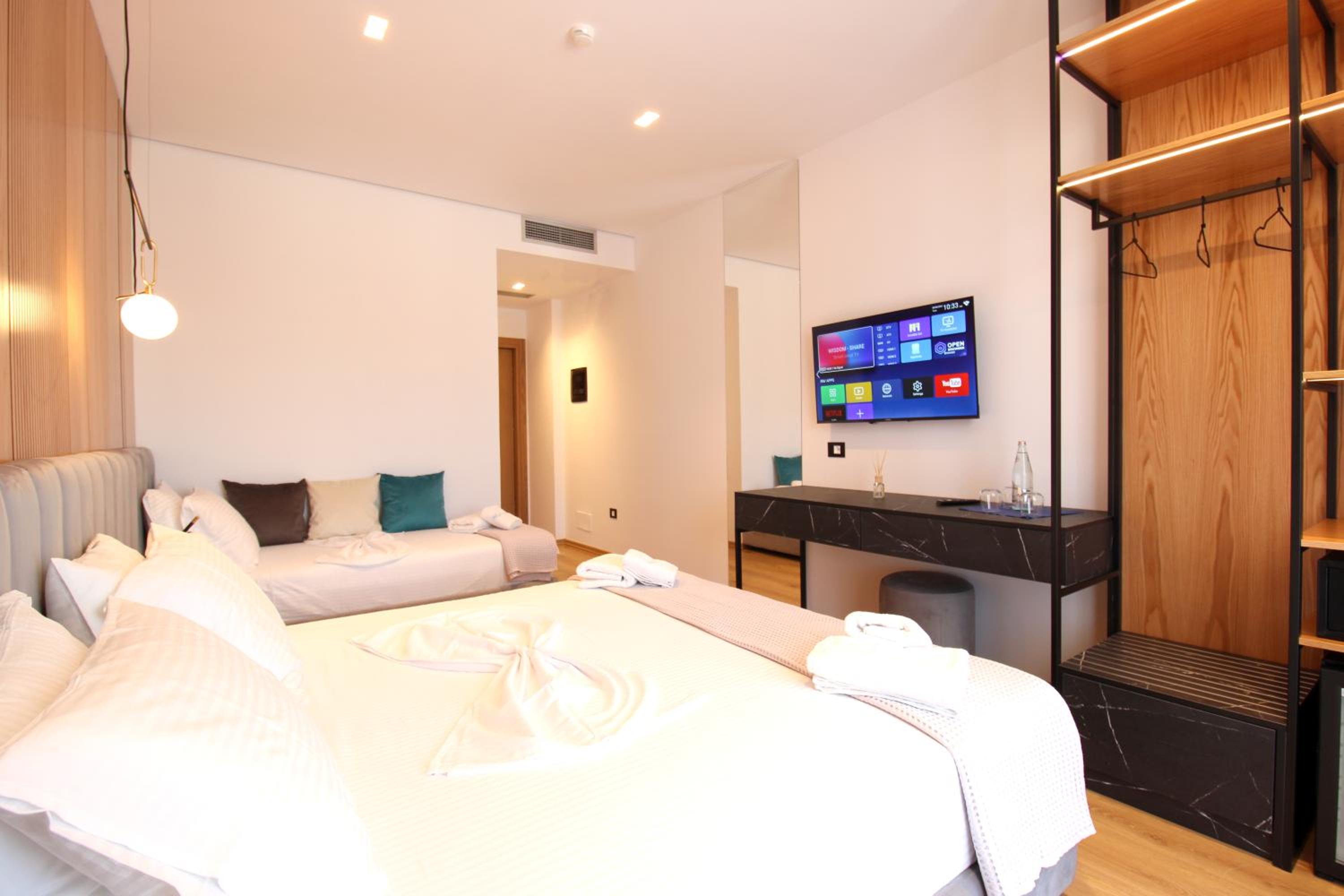 Deluxe Triple Room photo 3