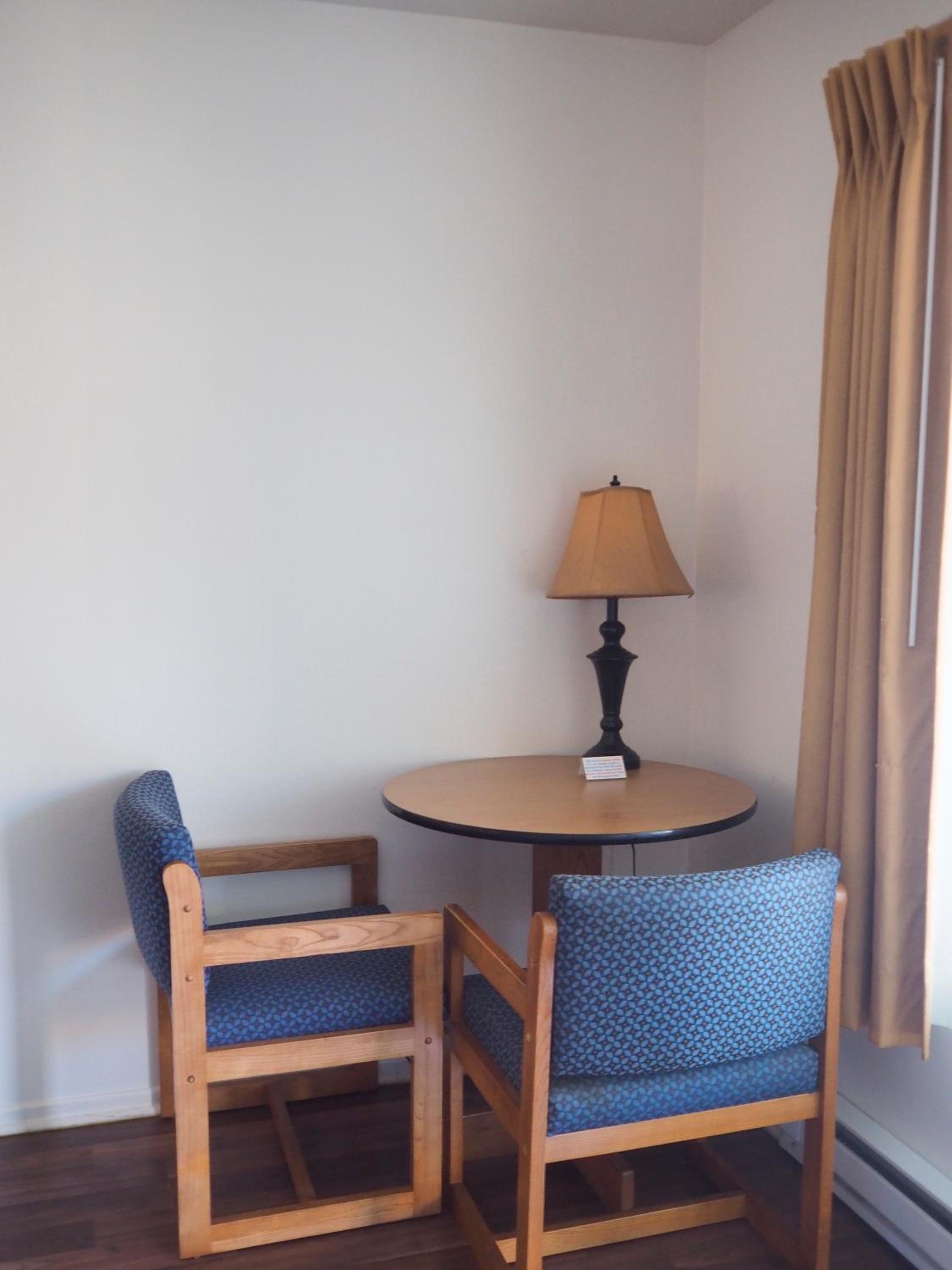 Deluxe Queen Room with Two Queen Beds - NOT Pet Friendly - Photo 5