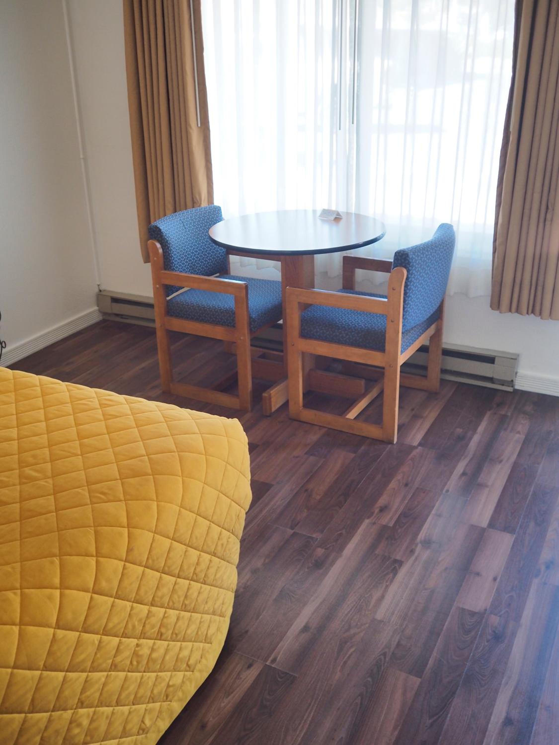 Standard Queen Room - Not Pet Friendly - Photo 2