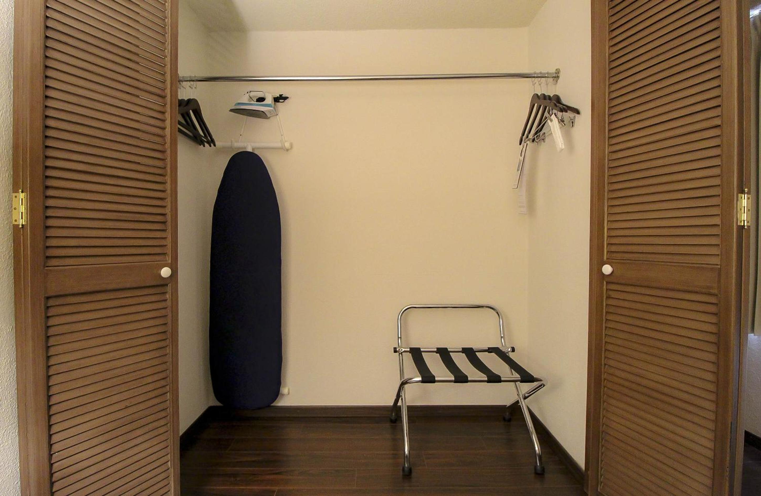 Standard Queen Room - Photo 4