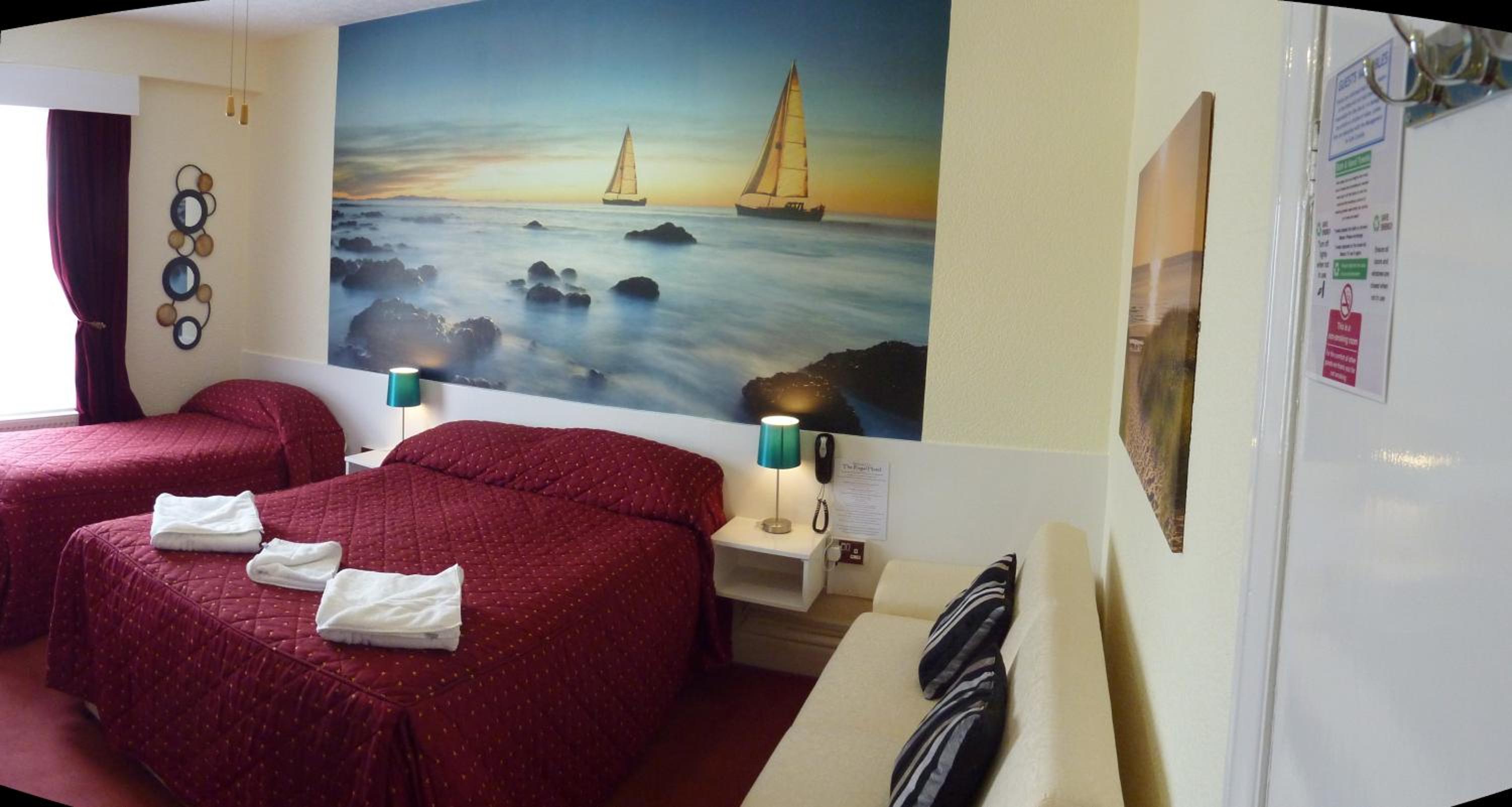 Twin Room - Photo 3