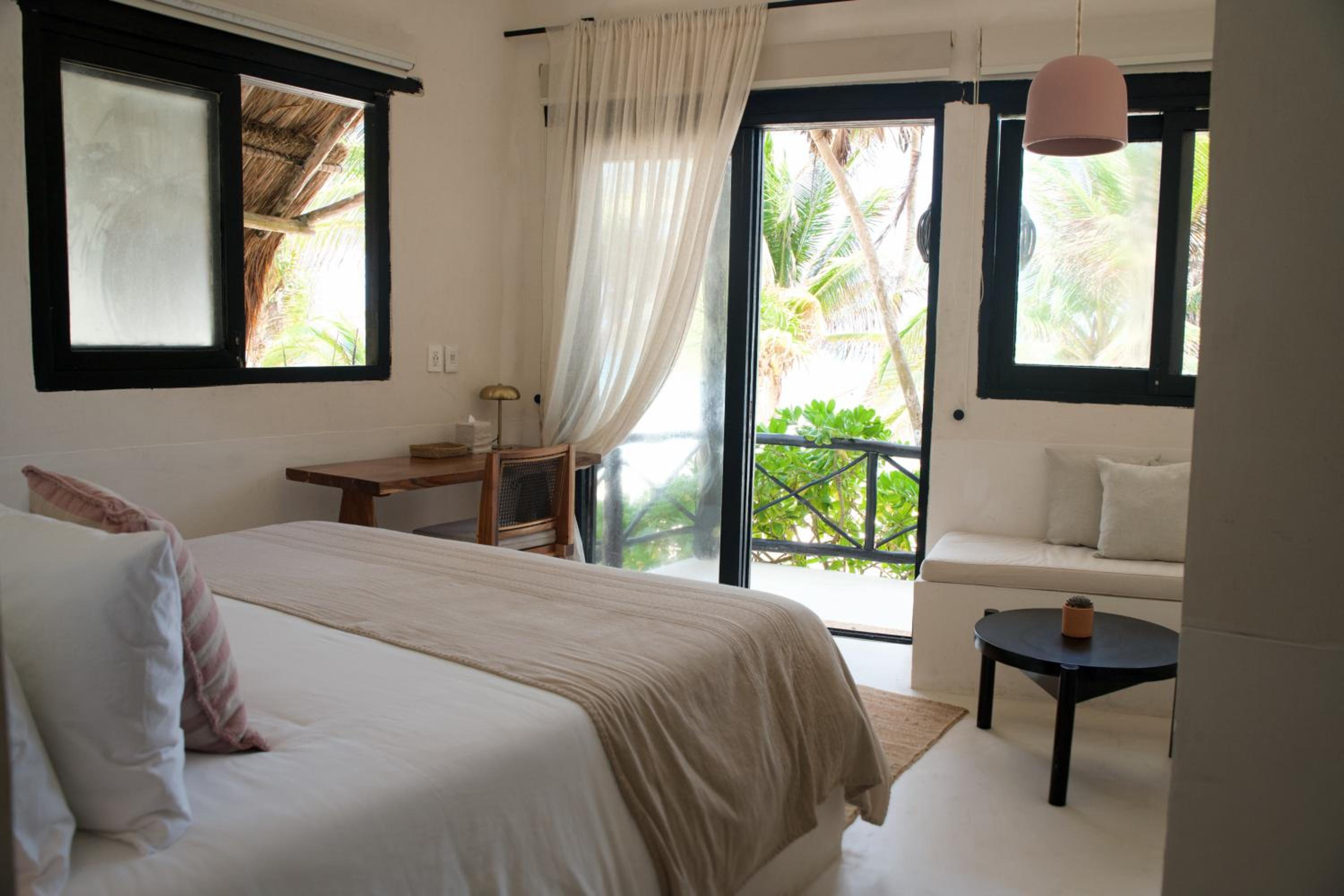 Junior Suite with Sea View photo 2
