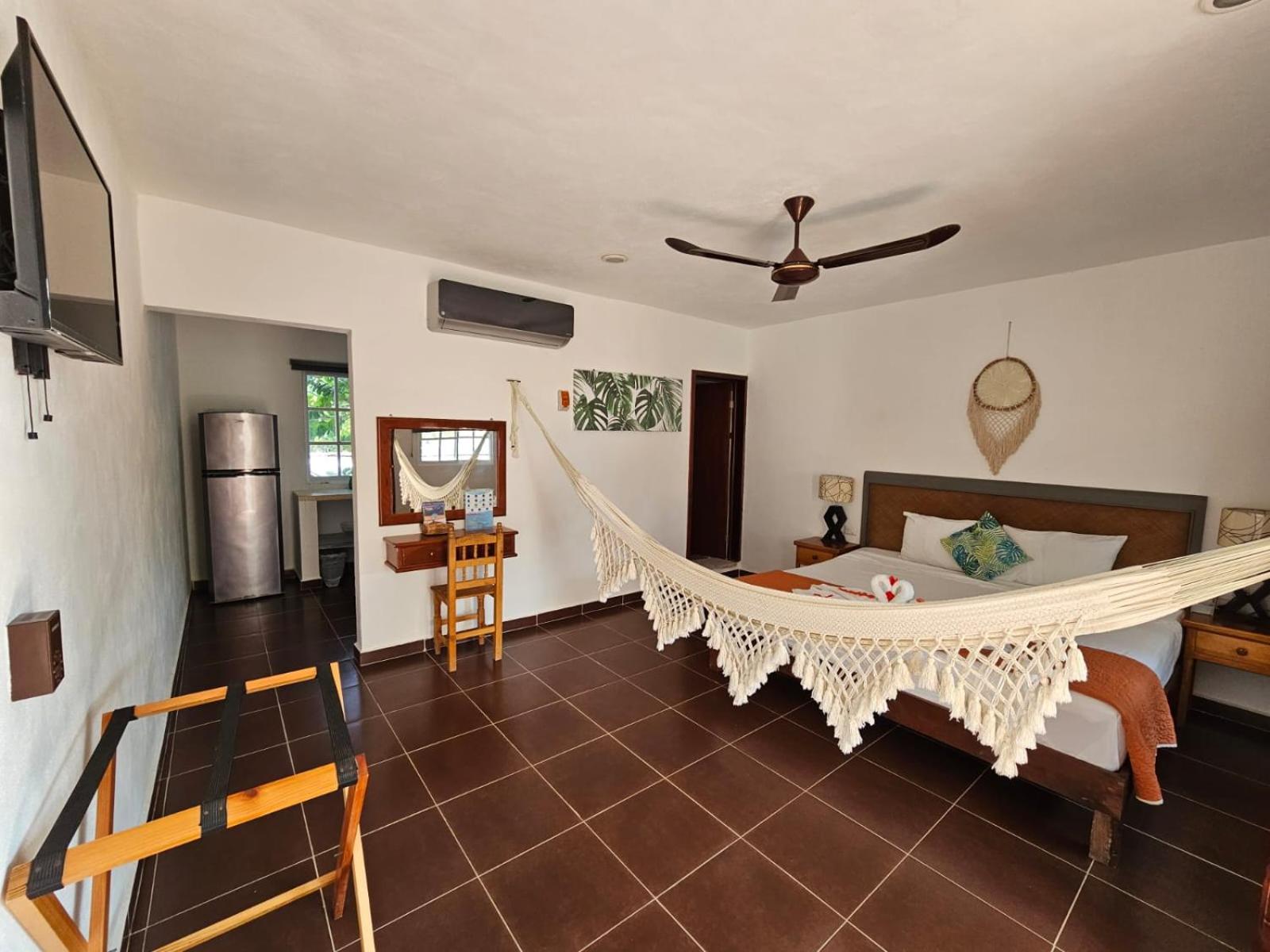 Apartment with Pool View  - Photo 49