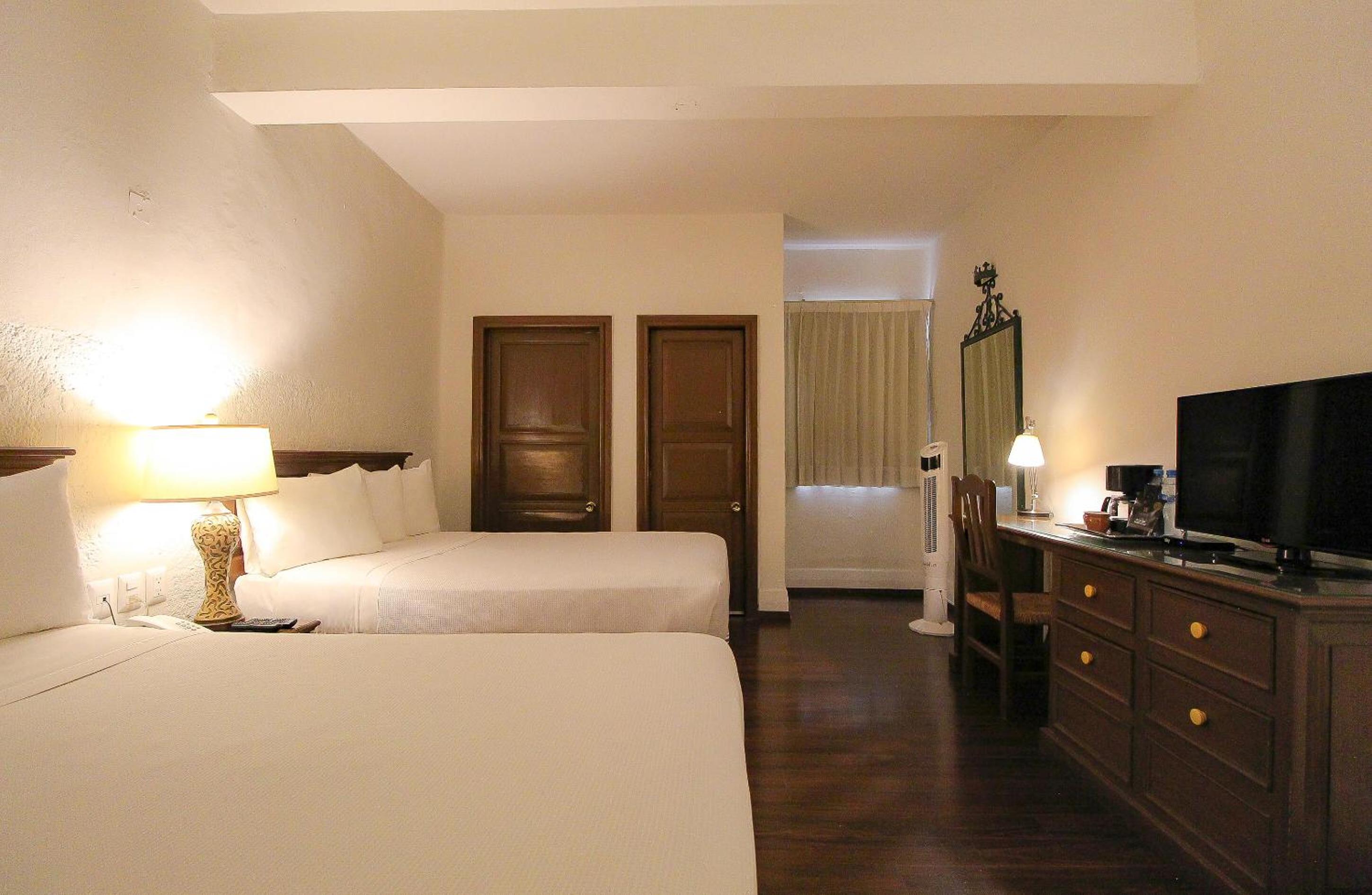 Standard Double Room with Two Double Beds - Photo 7