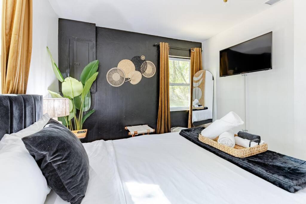 Two-Bedroom House photo 2