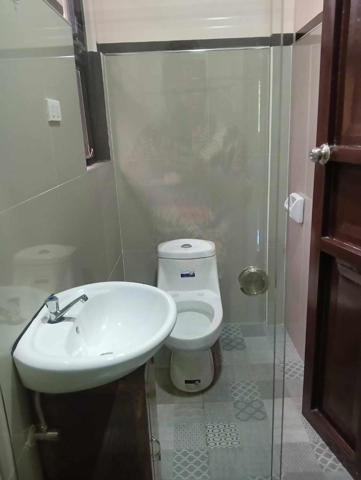 Family Room with Private Bathroom photo 2