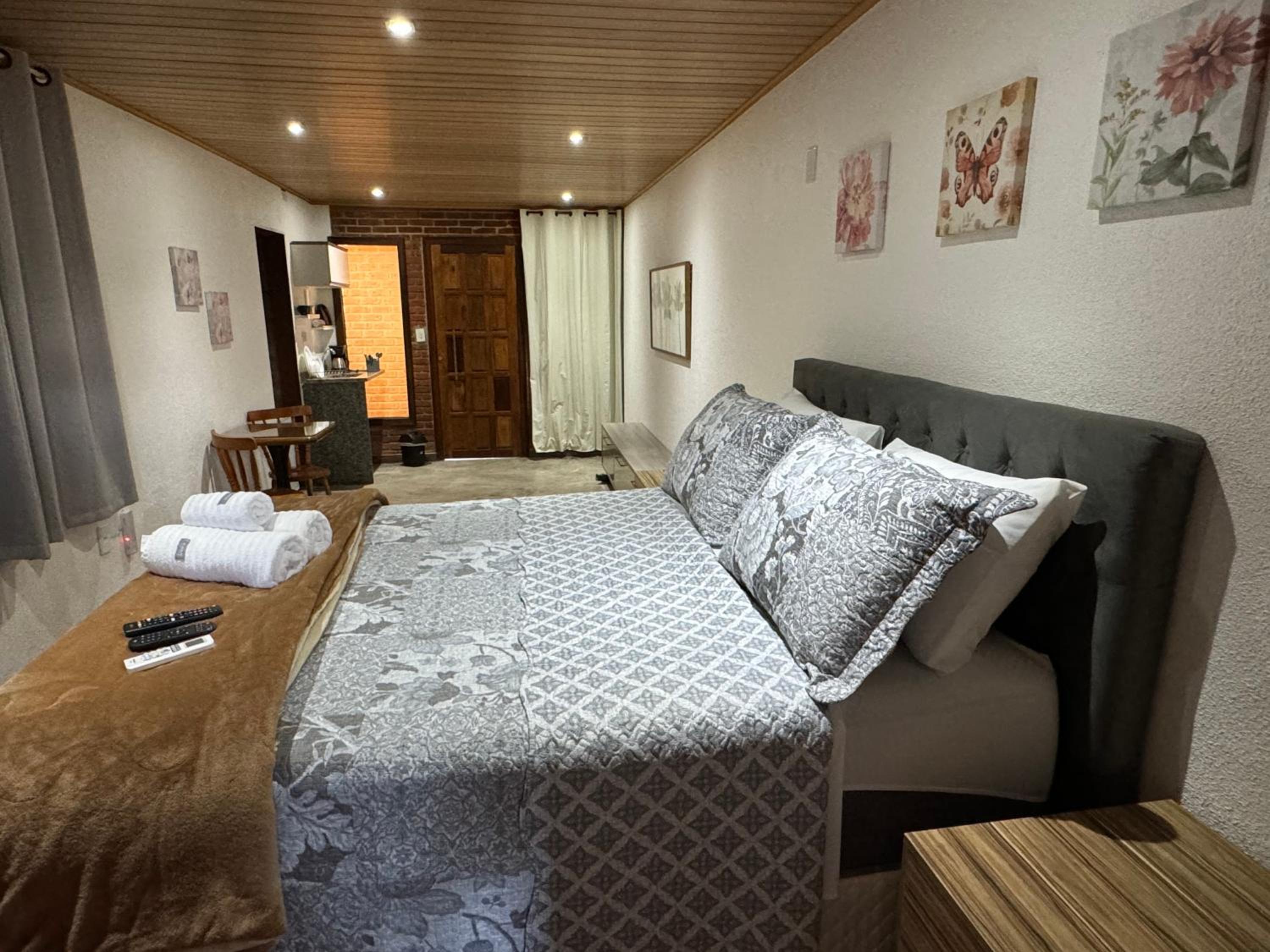 Double Room with Private Bathroom photo 1