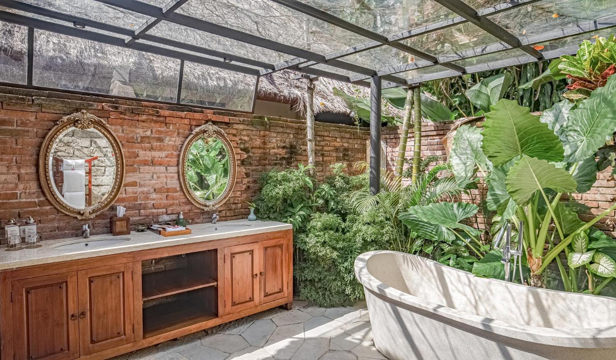 Room Only - One Bedroom Garden Villa - Photo 3
