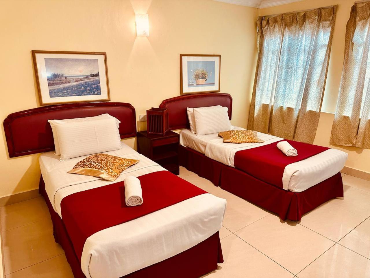 Budget Twin Room - Photo 2