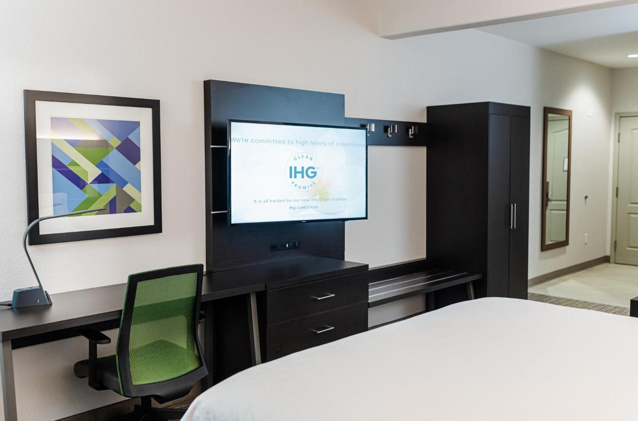 King Suite - Photo 3