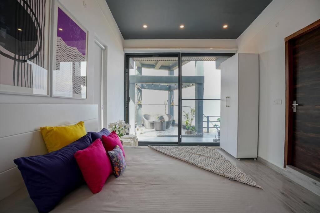Three-Bedroom Villa photo 2