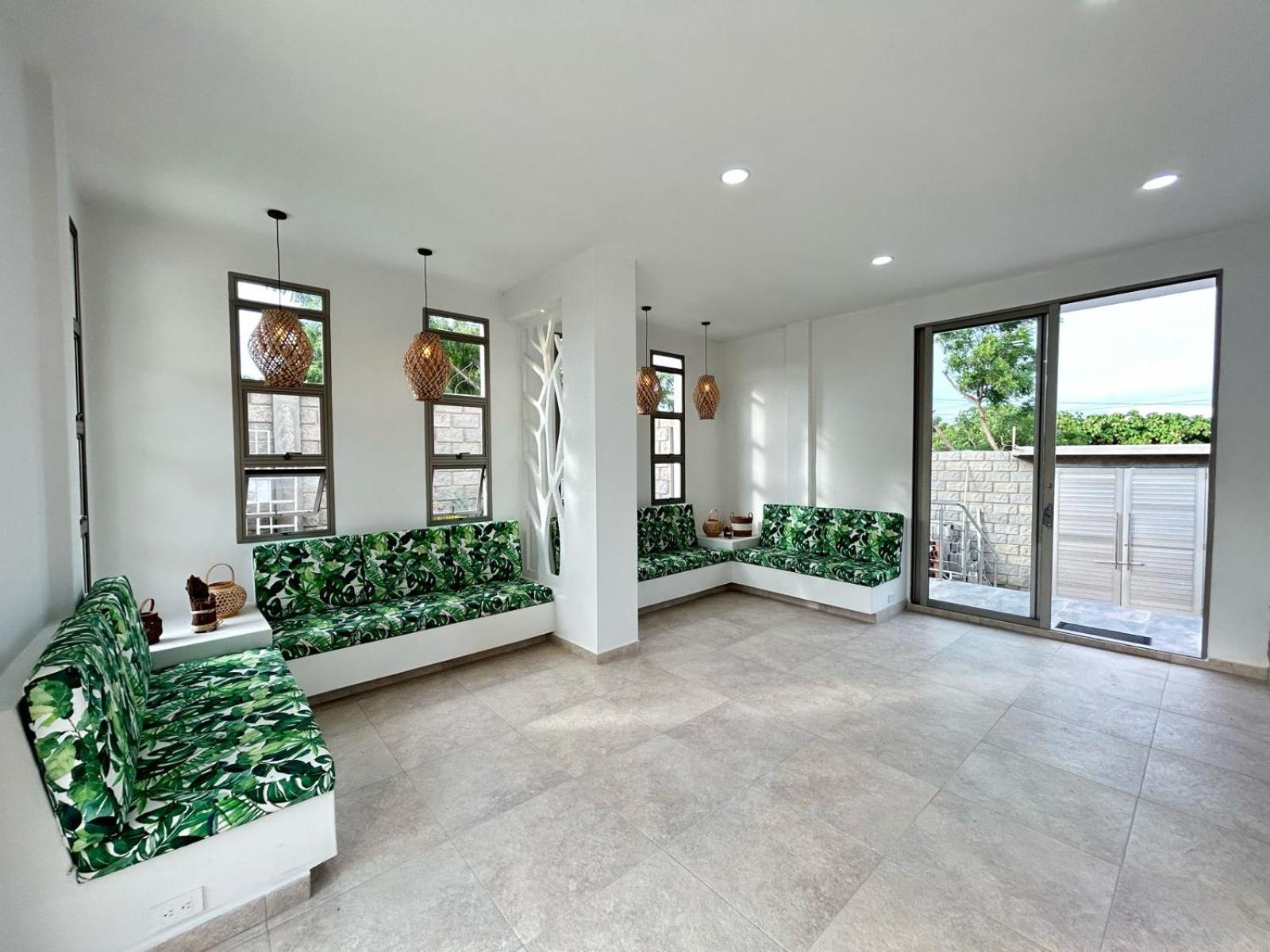 Four-Bedroom House photo 2