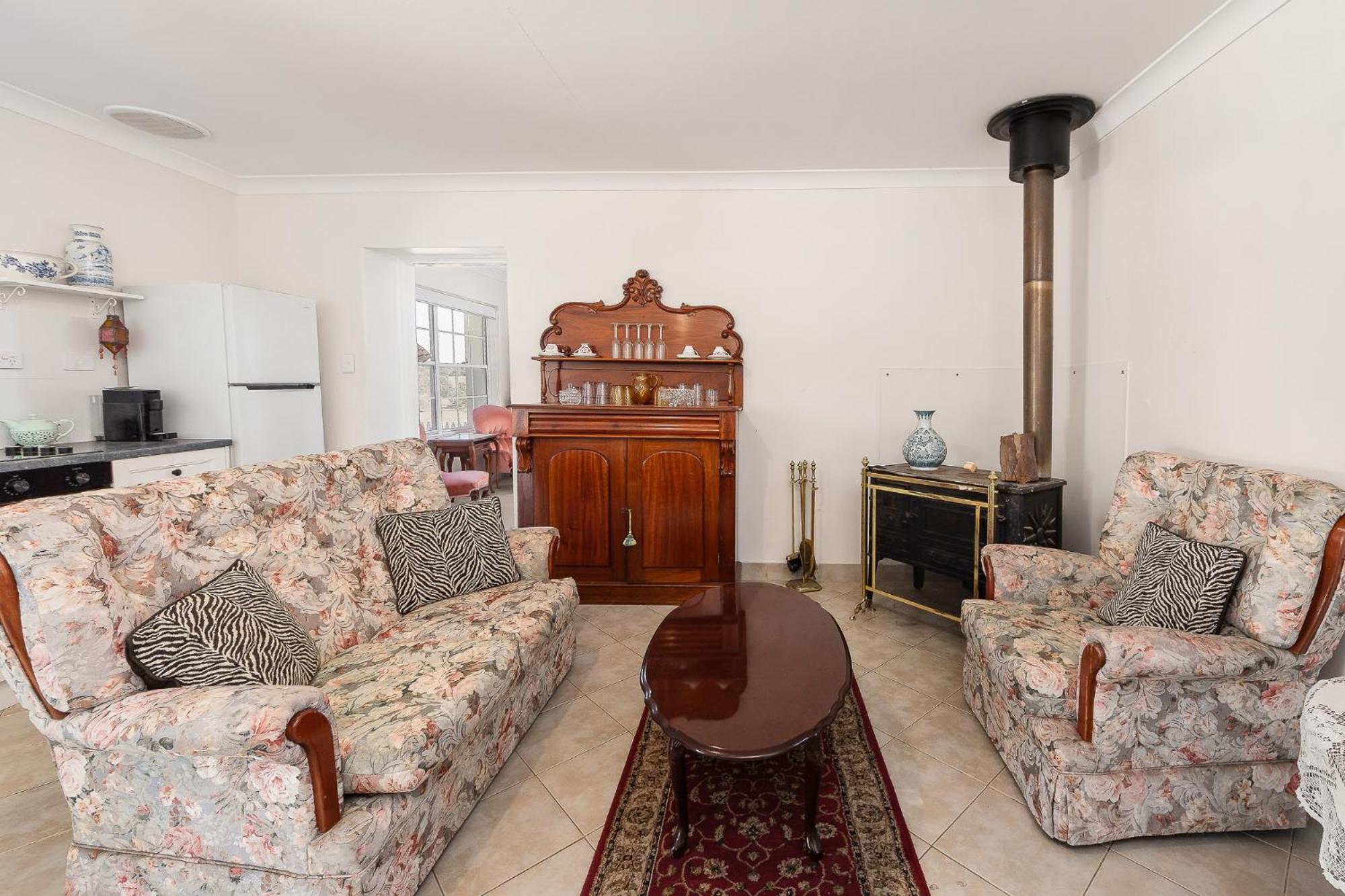 One-Bedroom House photo 2
