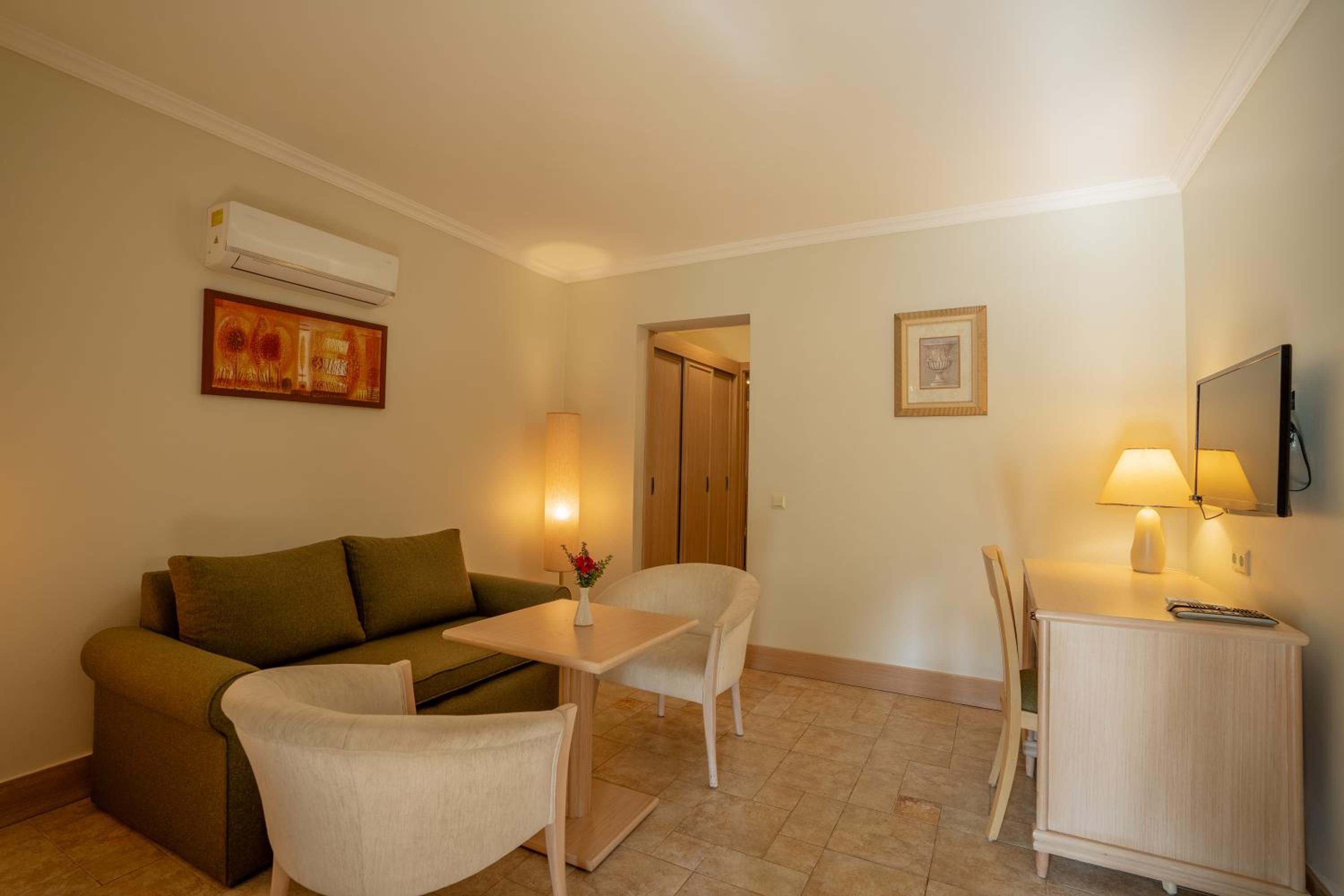 Suite photo 1