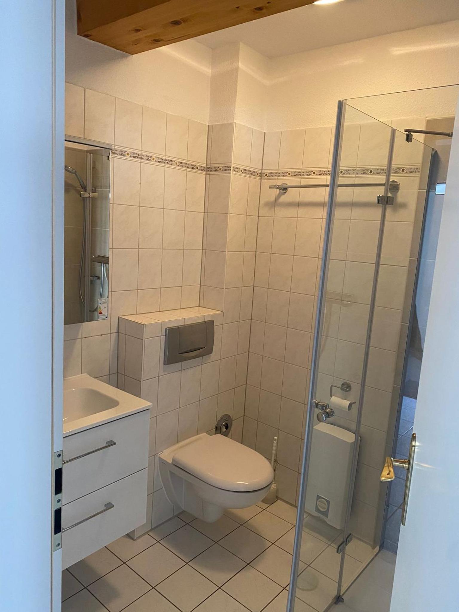 Apartment With Shower photo 3