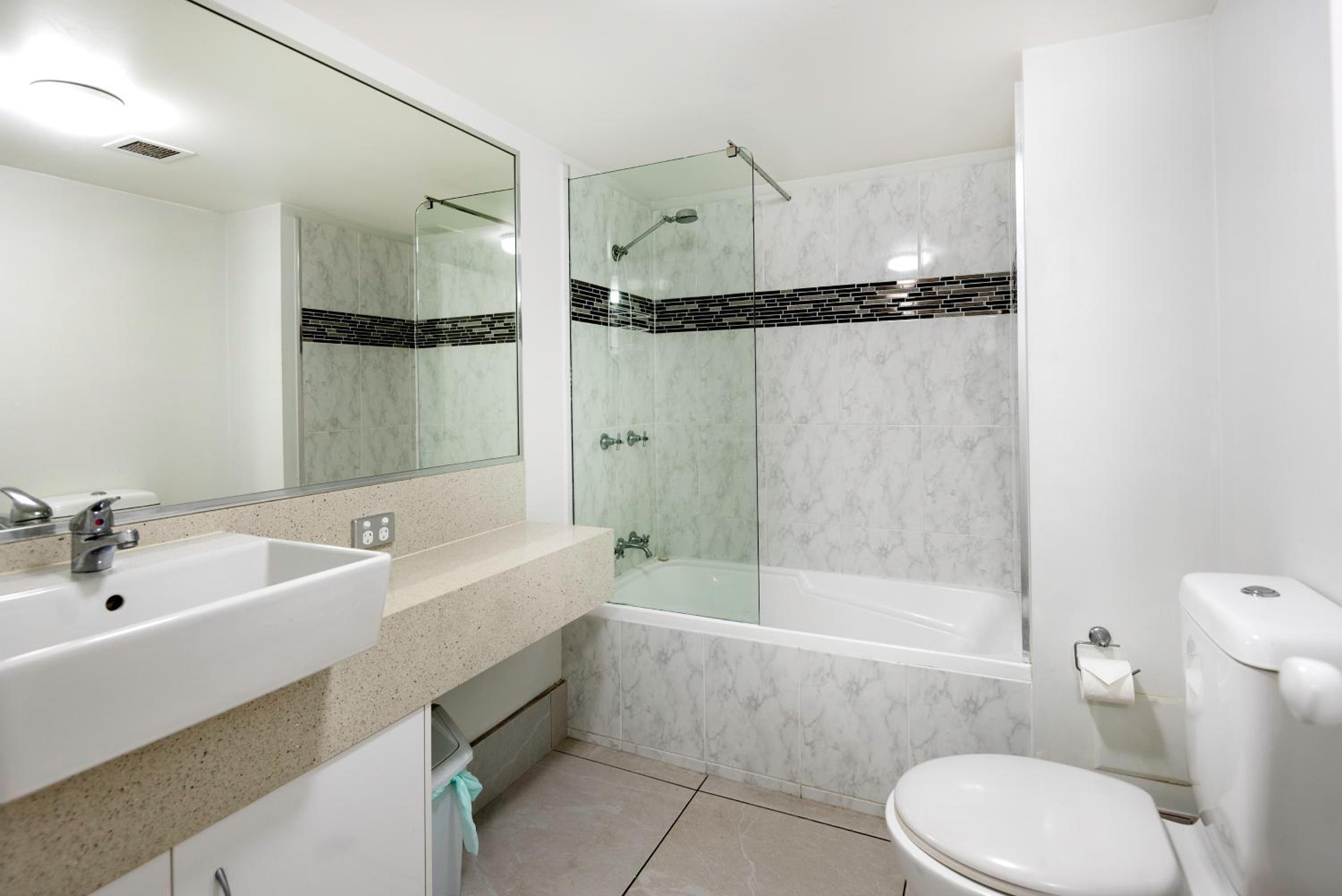 Superior Two-Bedroom Apartment photo 2
