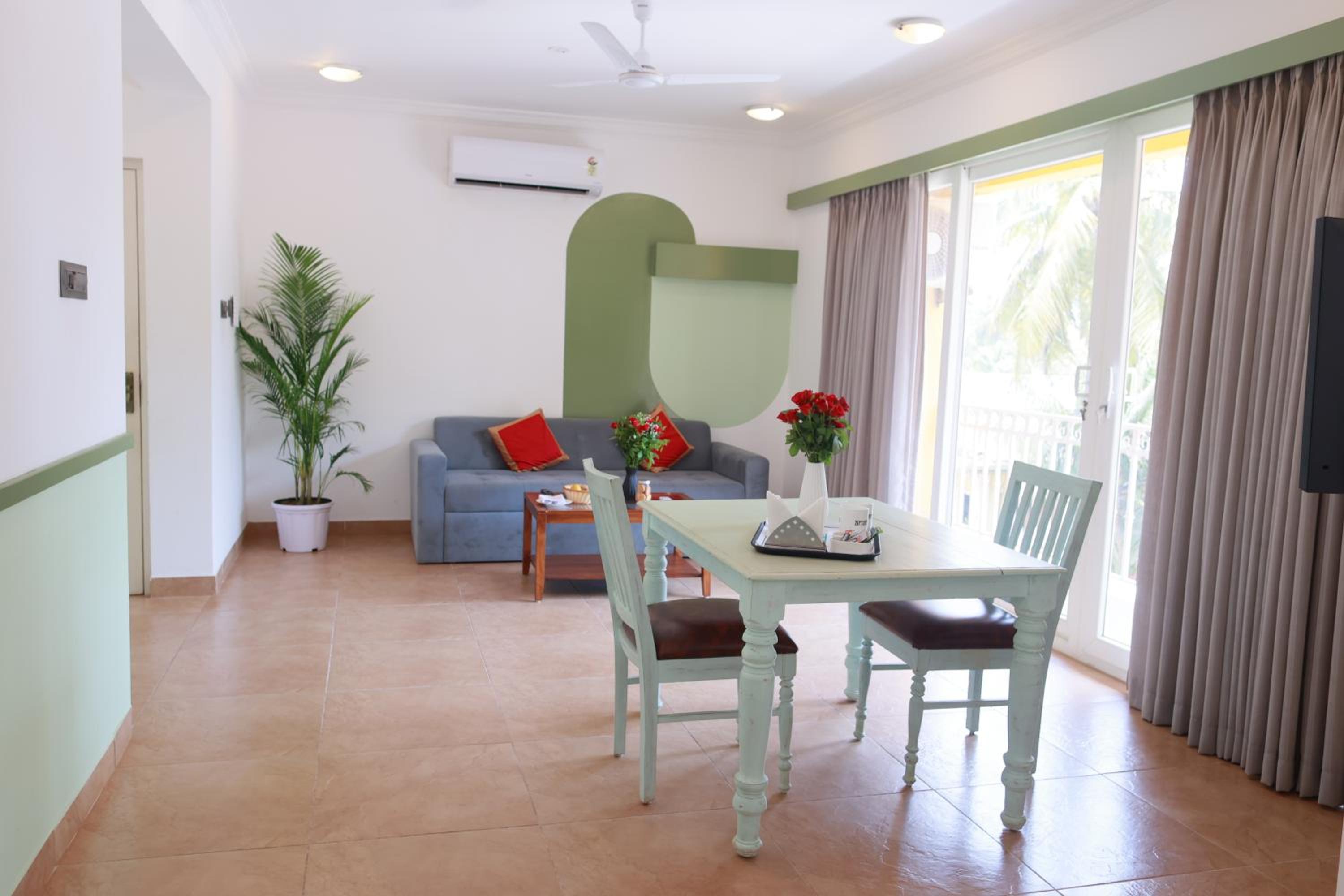 One bedroom Apartment with balcony - Photo 7