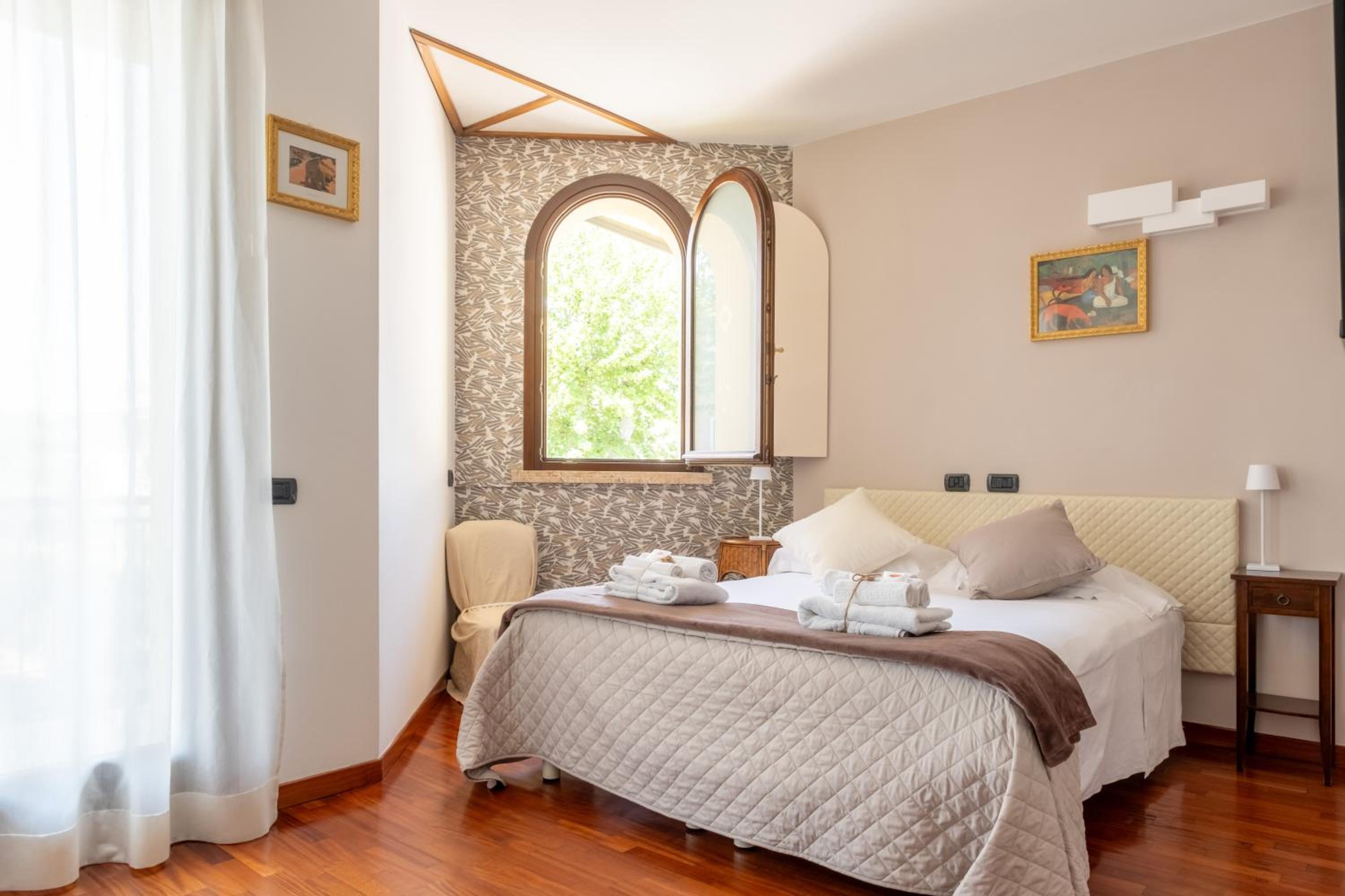 Deluxe Double or Twin Room with Balcony photo 2