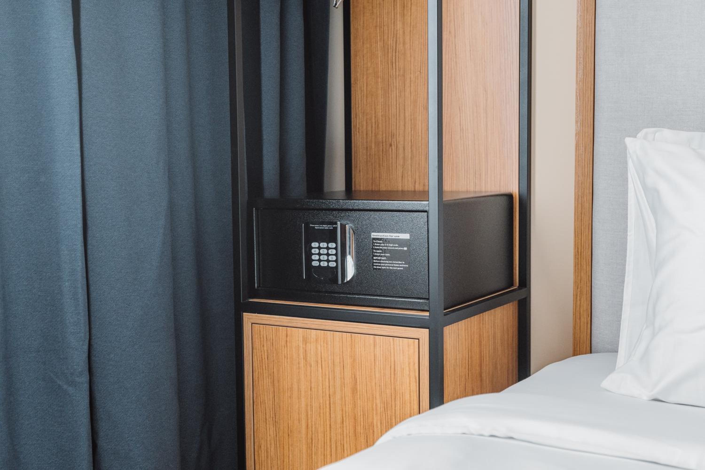 Standard Twin Room - Photo 4
