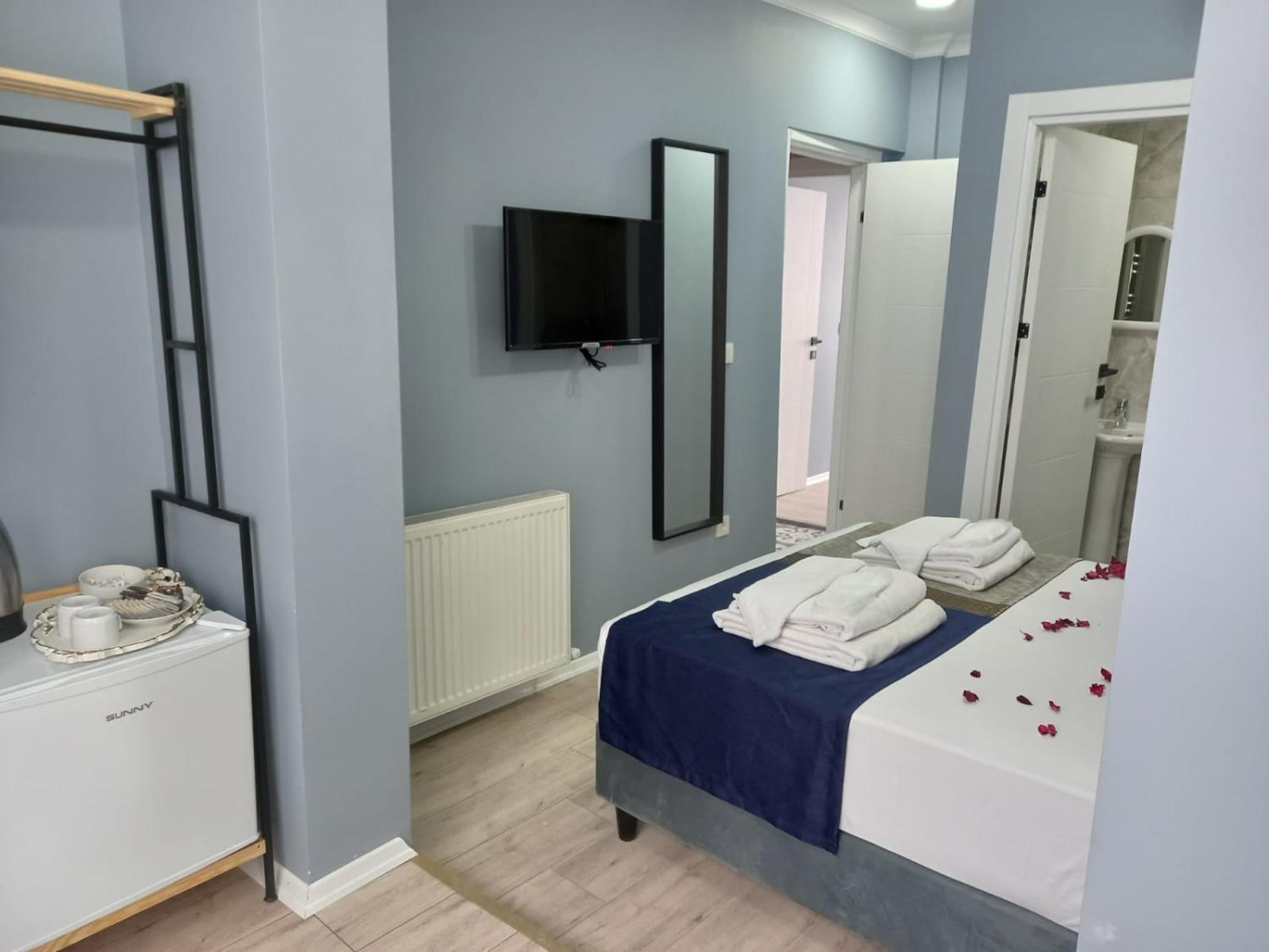Double Room with Private Bathroom photo 3