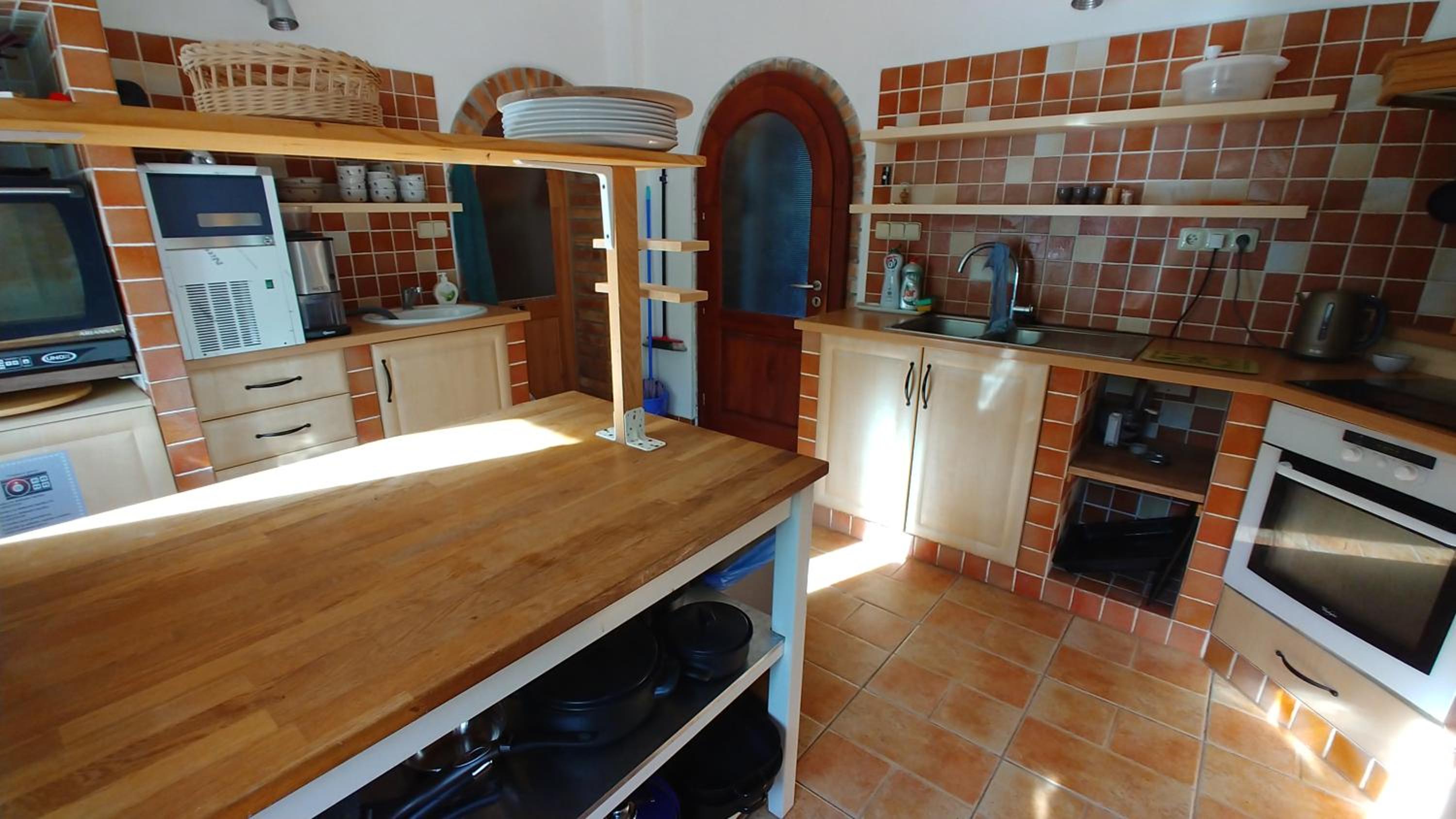 Quadruple Room with Bath photo 2