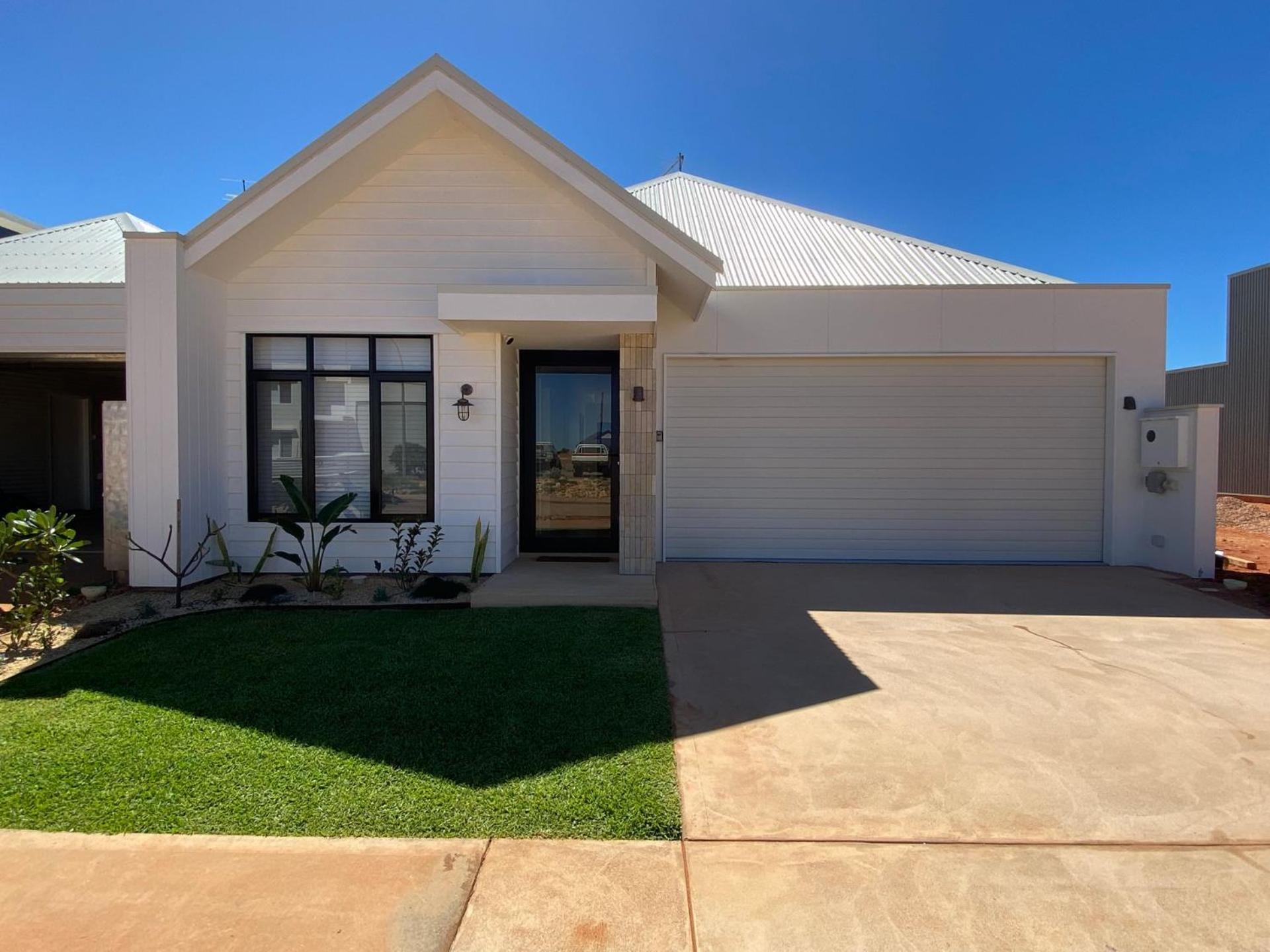 Three-Bedroom House photo 2