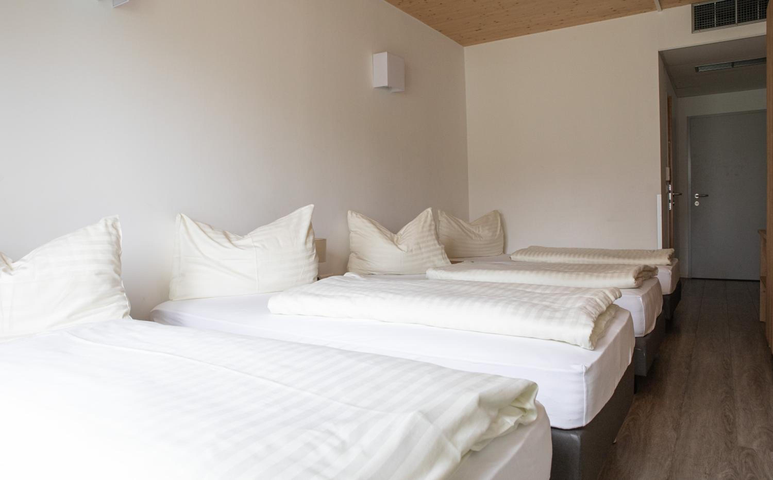 Economy Quadruple Room photo 1