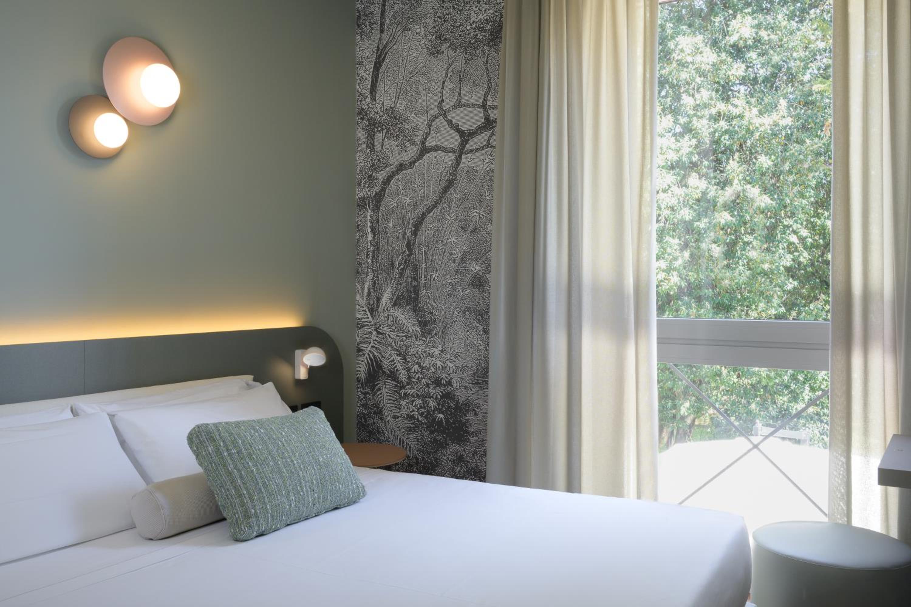 Small Double Room - Photo 1