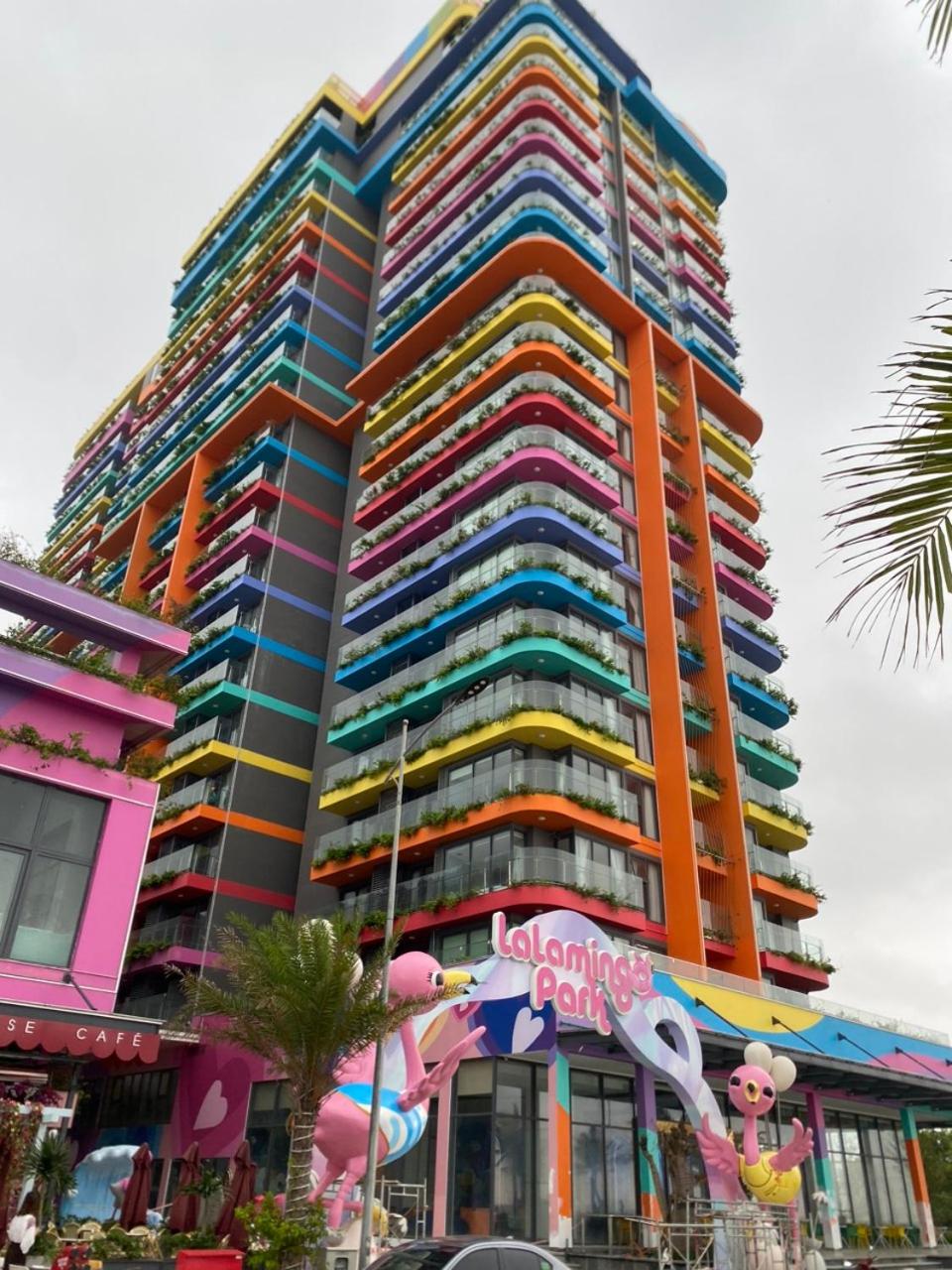 One-Bedroom Apartment - Oceanfront photo 2