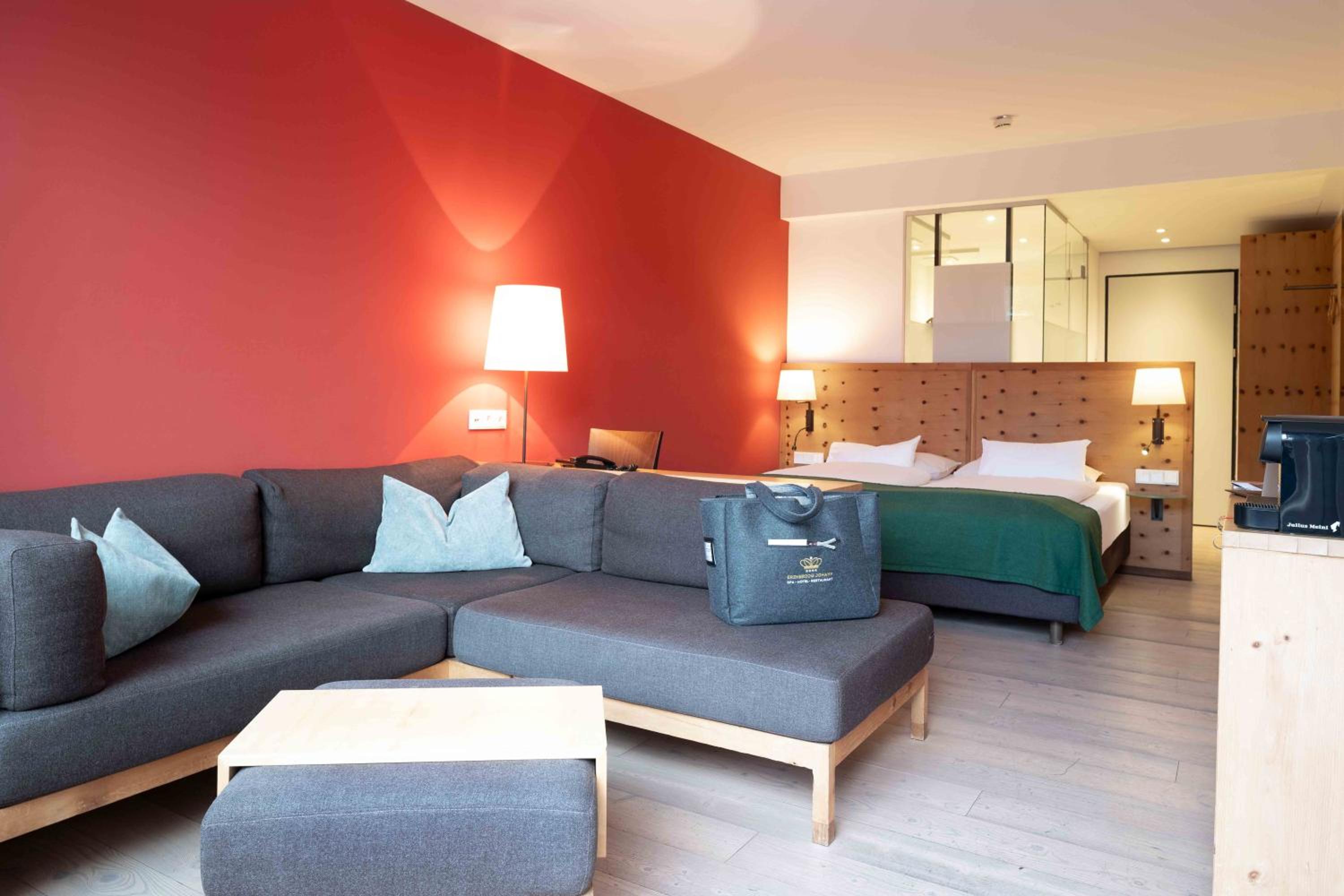 Junior Suite with Balcony and Mountain View photo 1
