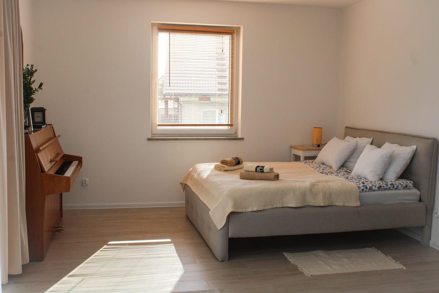 King Suite with Balcony - Photo 19
