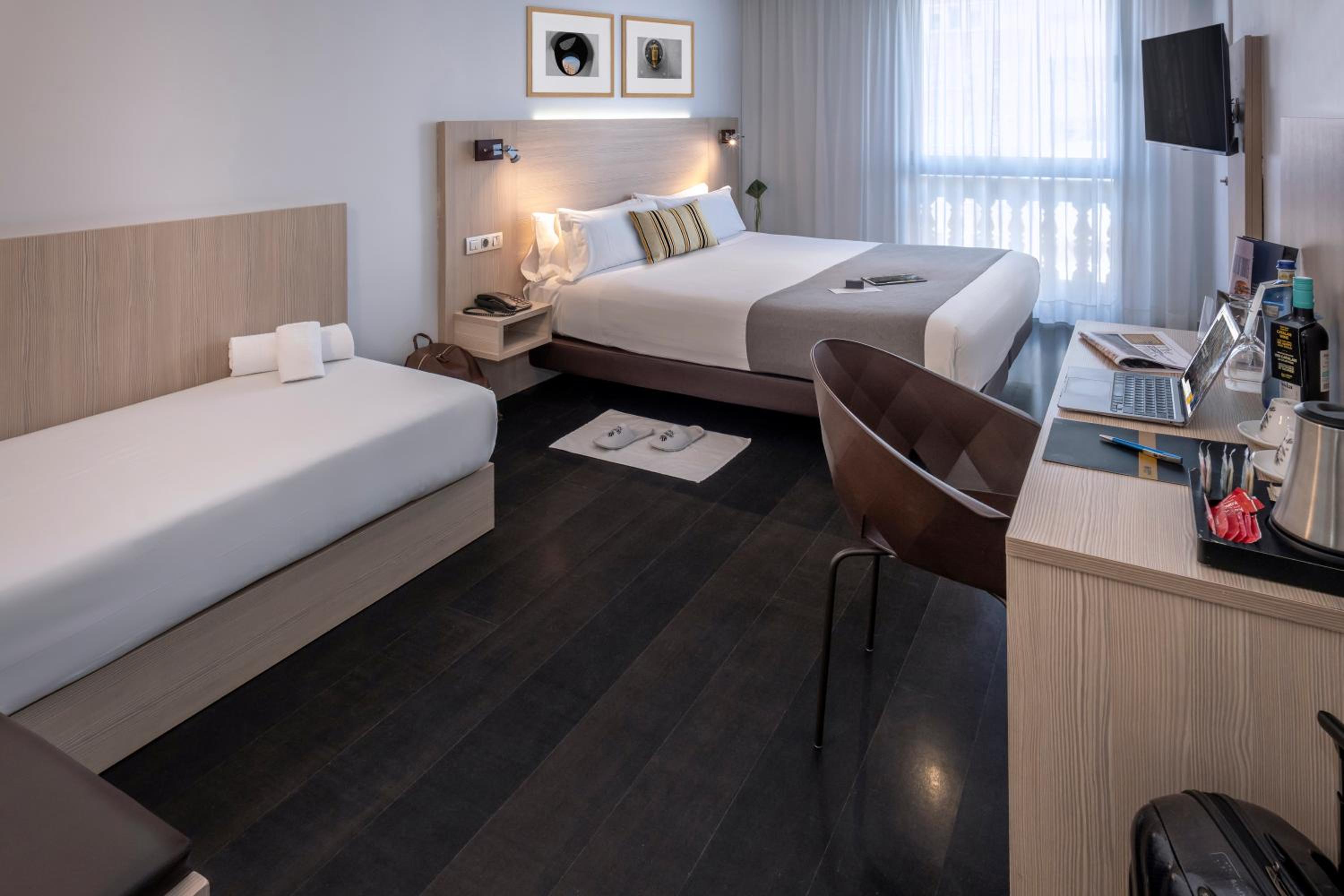 Habitación Doble o Twin Deluxe con Vista a la Rambla