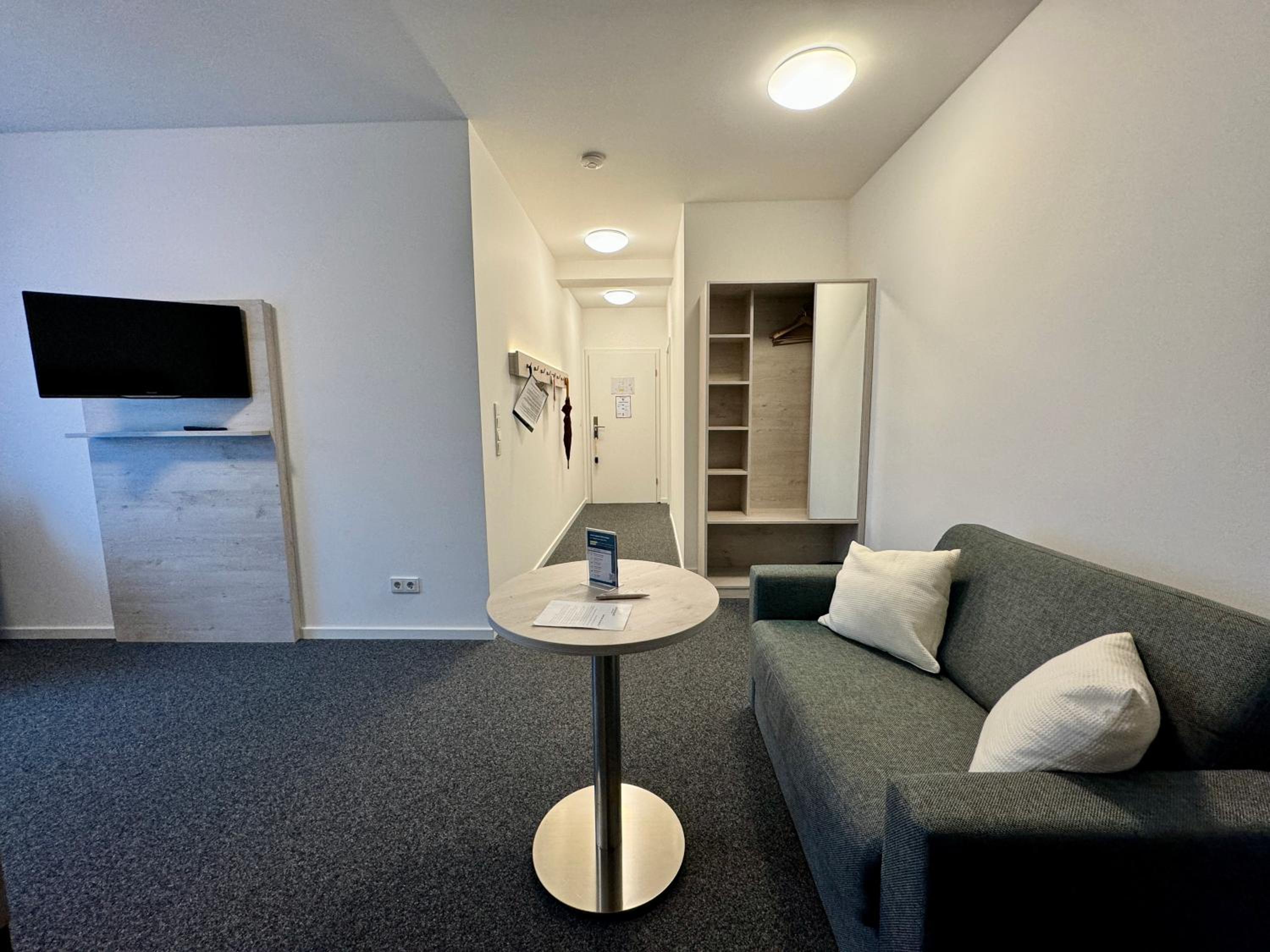Large Double Room photo 3