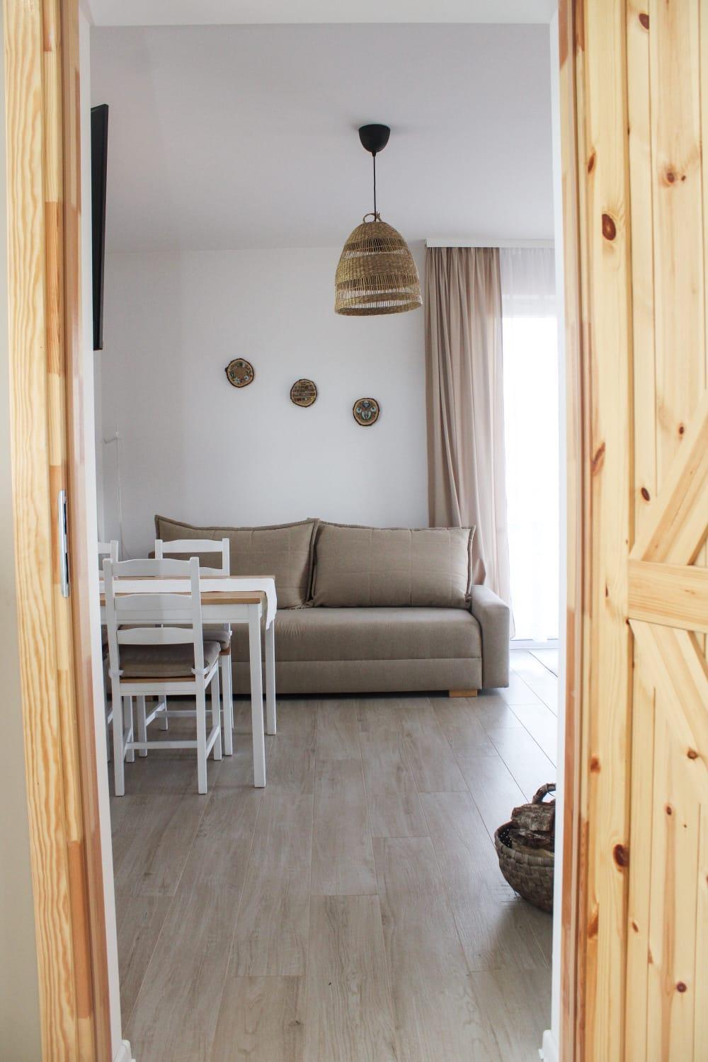 King Suite with Balcony - Photo 24
