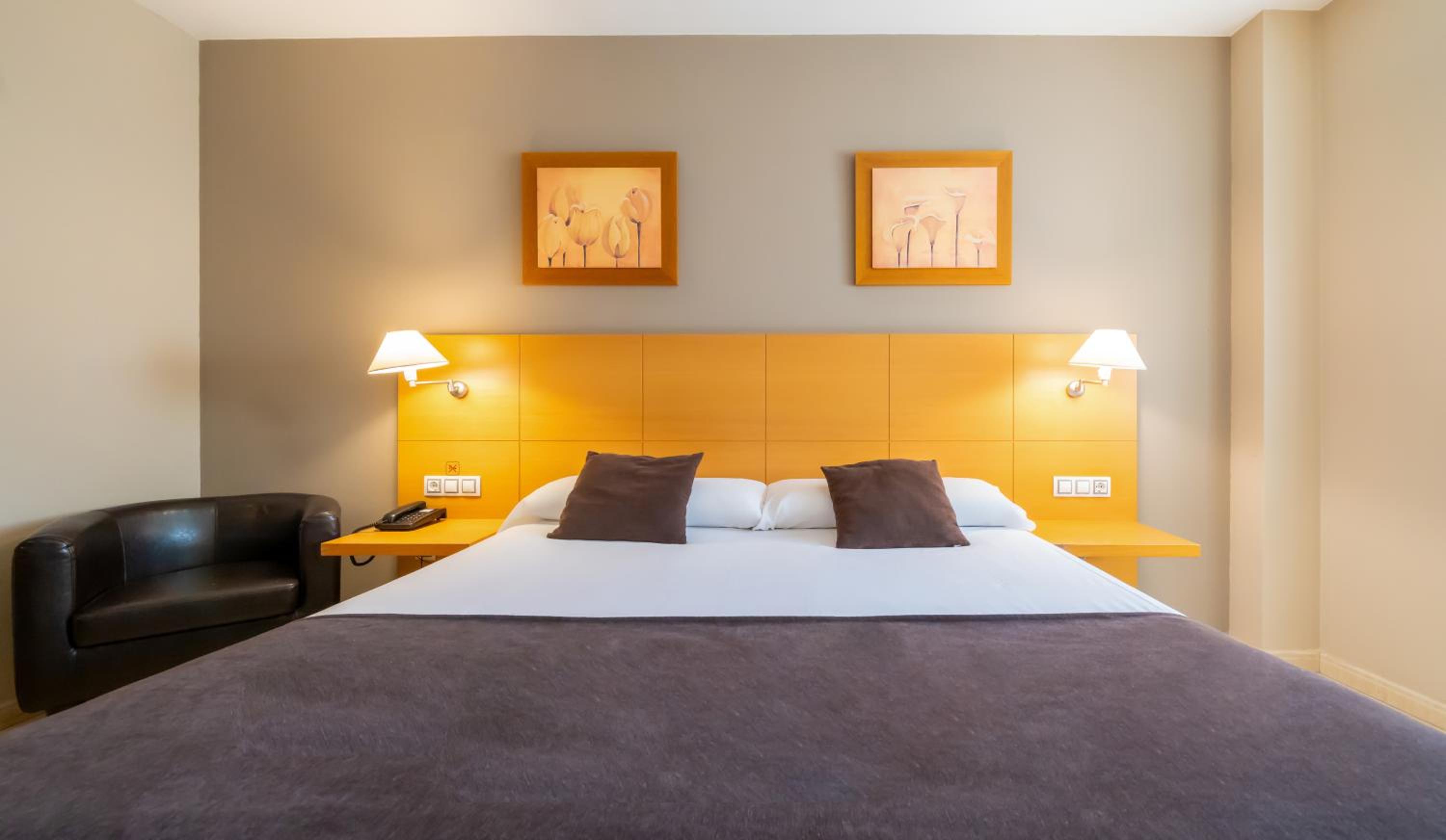 Double Room - Photo 5