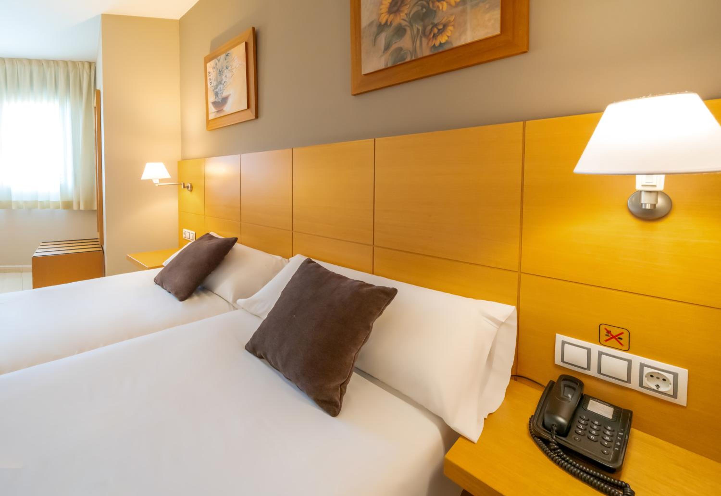 Twin Room - Photo 27