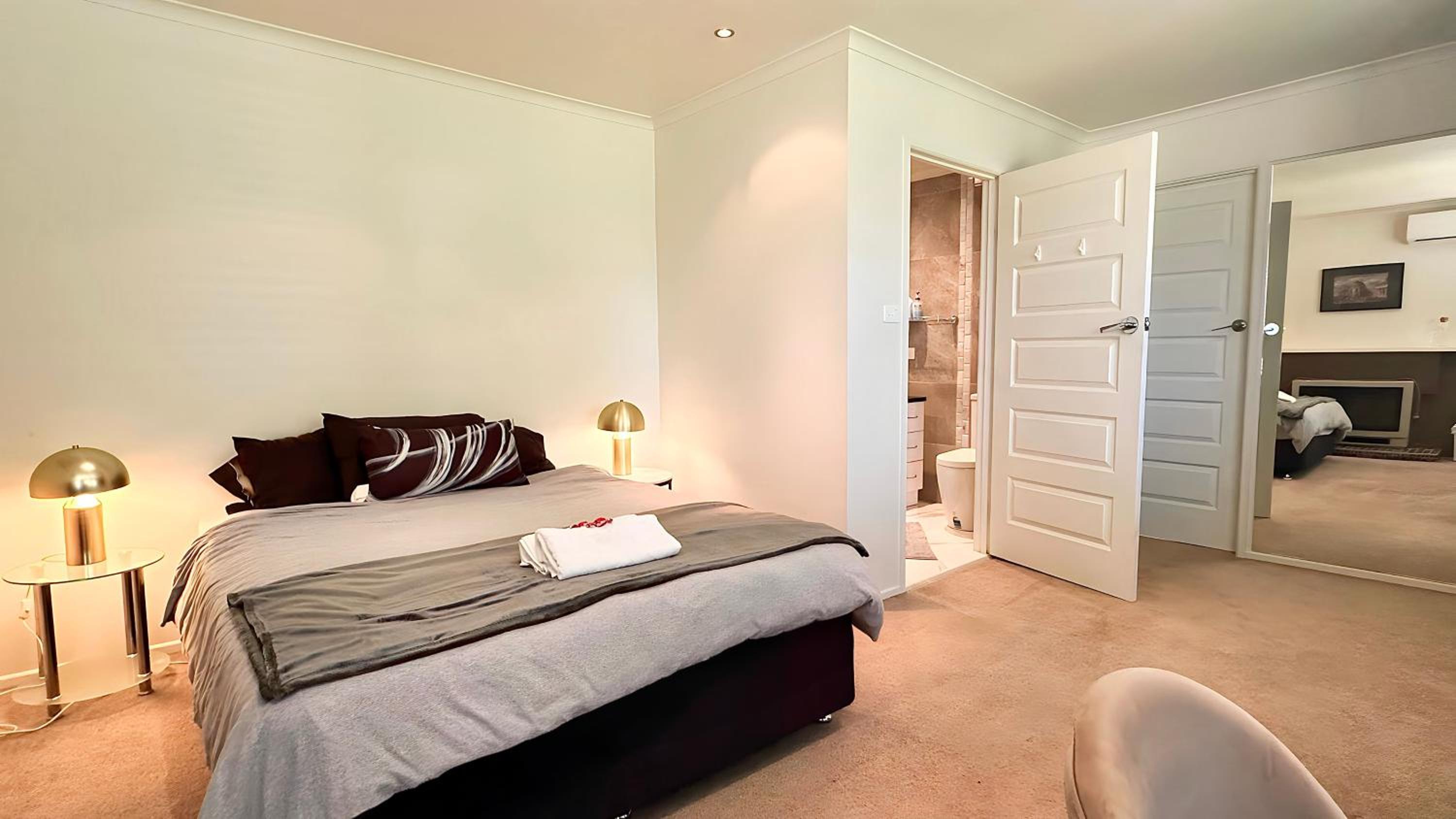 Double Room with Private Bathroom photo 3