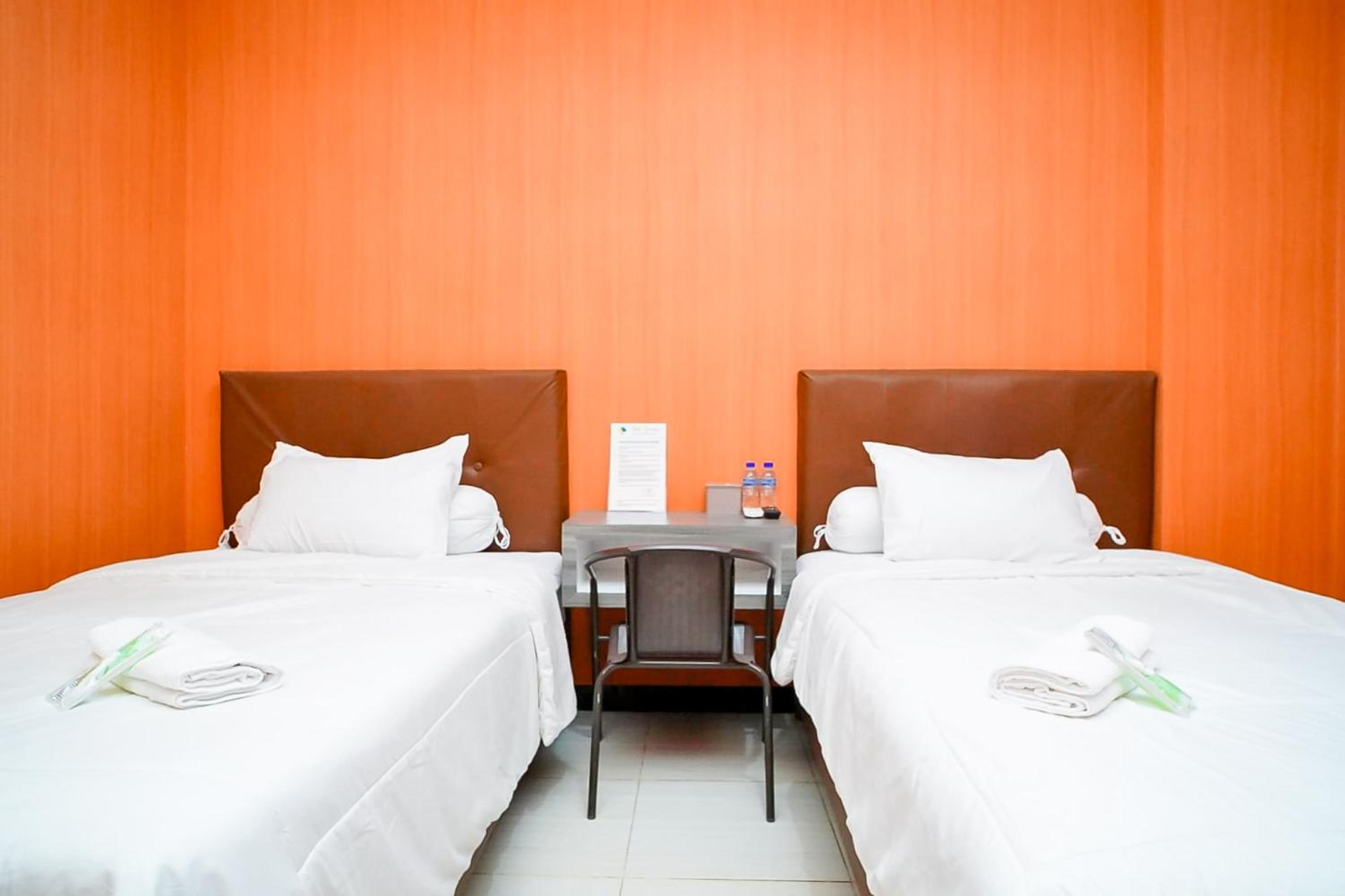 Twin Room - Photo 6