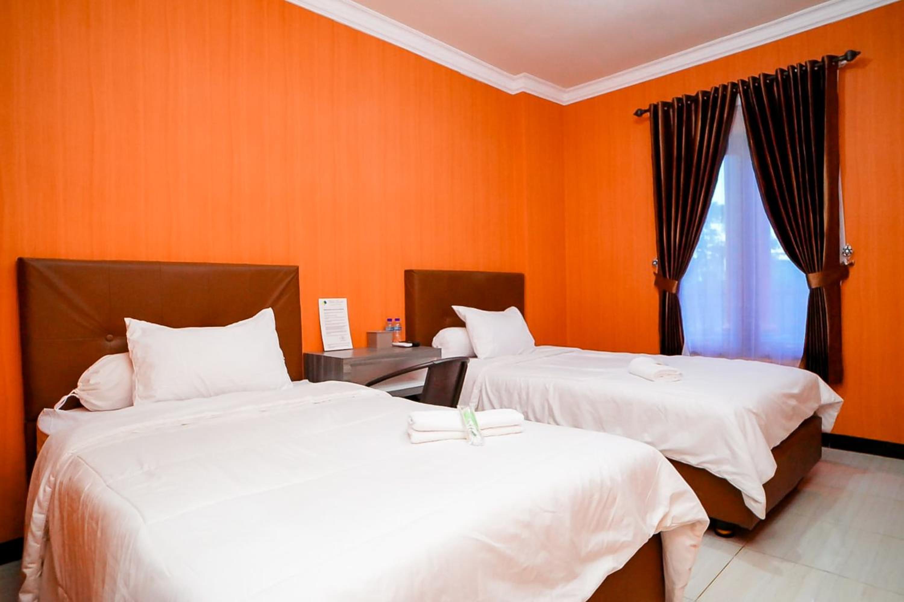 Twin Room - Photo 1