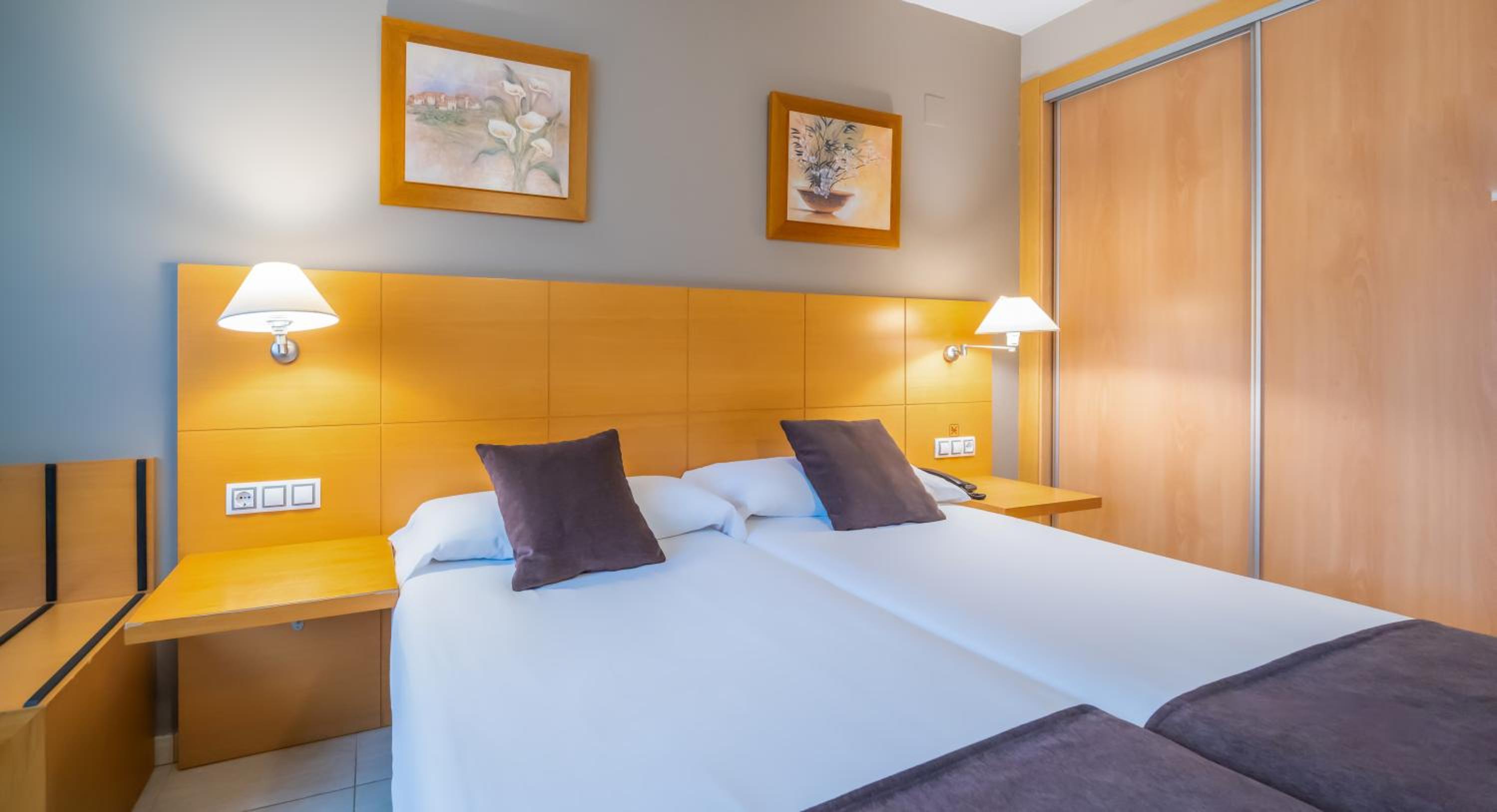 Twin Room - Photo 3