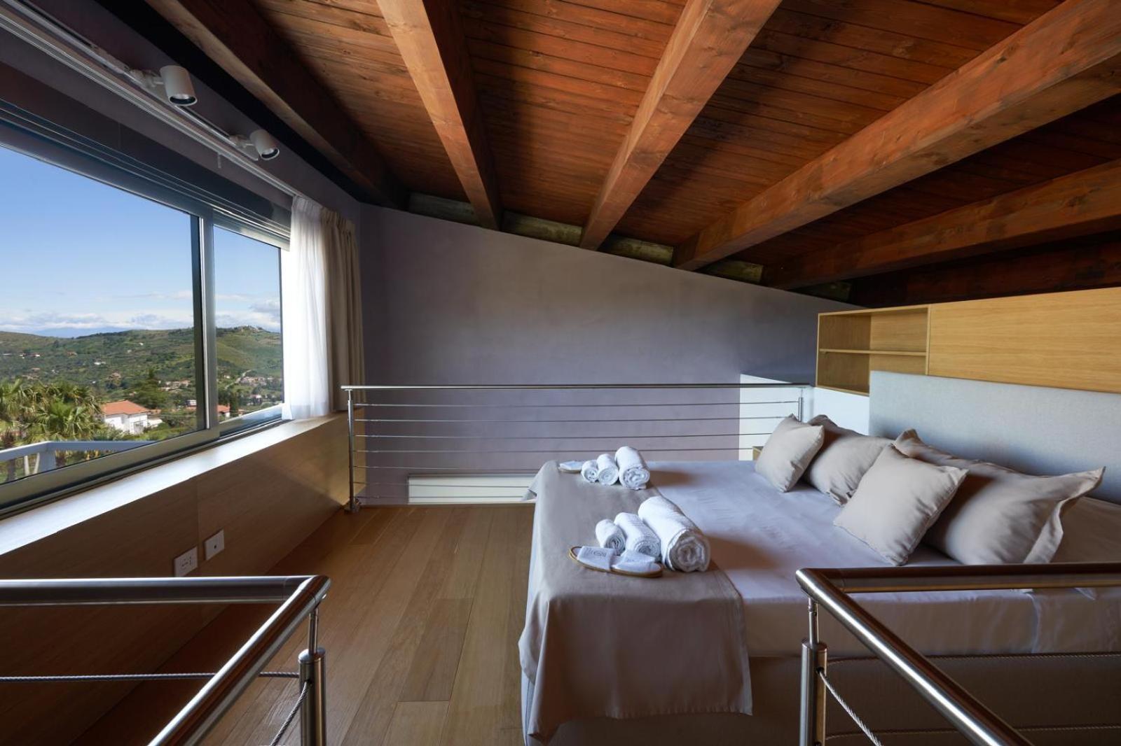 Quadruple Room with Sea View - Photo 14